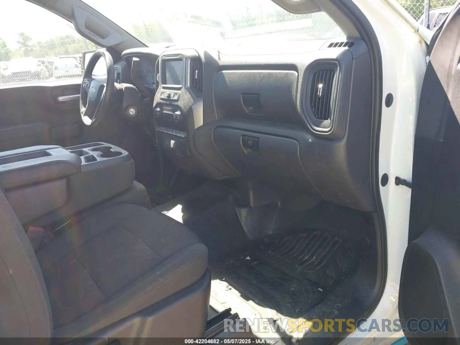 5 Photograph of a damaged car 3GCNWAEHXLG222070 CHEVROLET SILVERADO 1500 2020