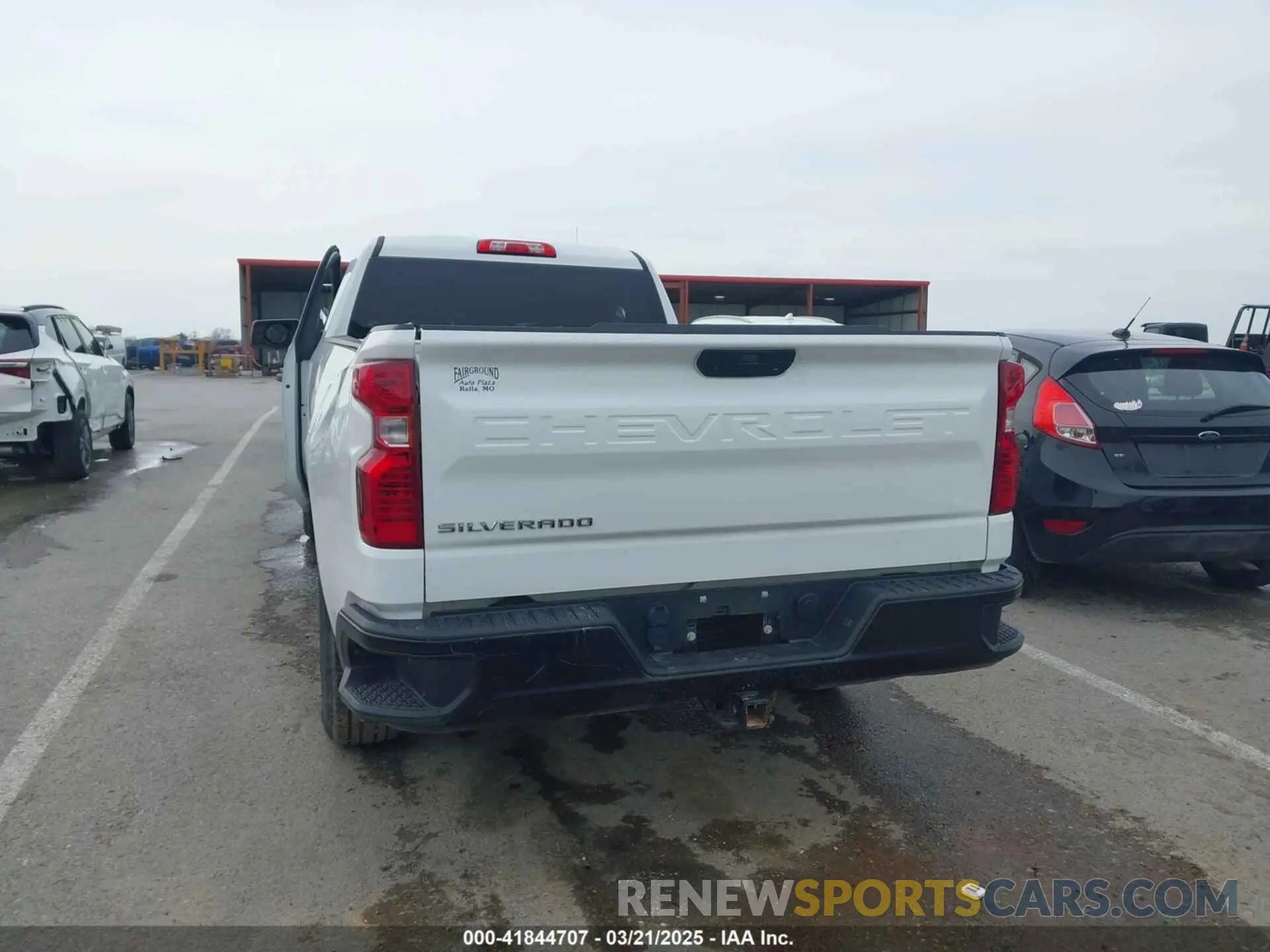 16 Photograph of a damaged car 3GCNYAEF4LG321833 CHEVROLET SILVERADO 1500 2020