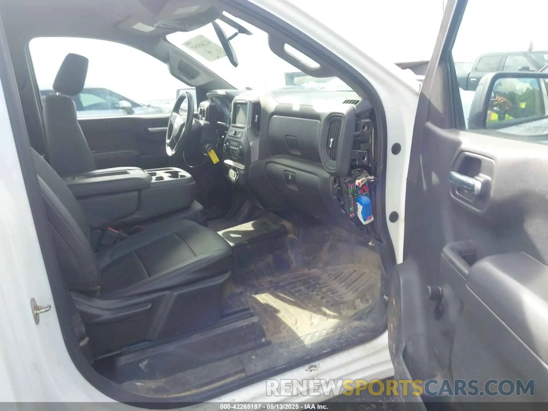 5 Photograph of a damaged car 3GCNYAEH2LG114844 CHEVROLET SILVERADO 1500 2020