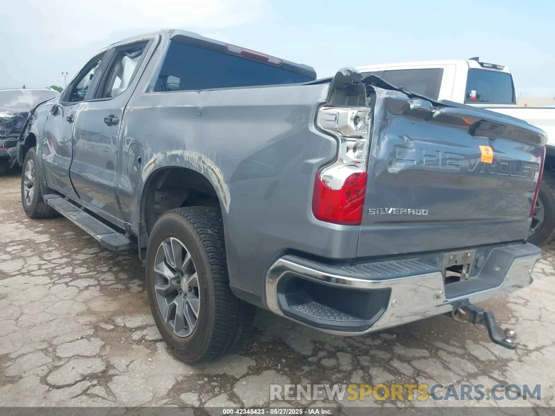 3 Photograph of a damaged car 3GCPWAEF0LG205365 CHEVROLET SILVERADO 1500 2020