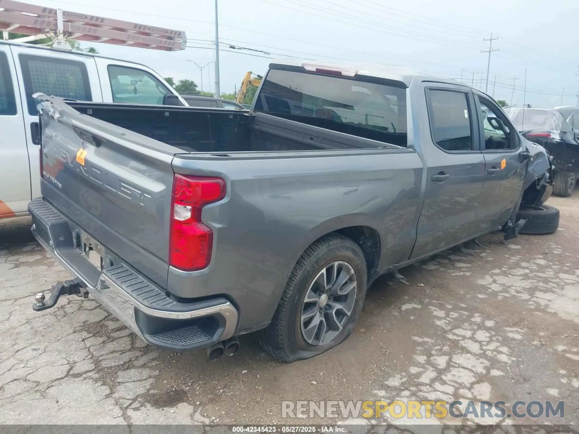 4 Photograph of a damaged car 3GCPWAEF0LG205365 CHEVROLET SILVERADO 1500 2020