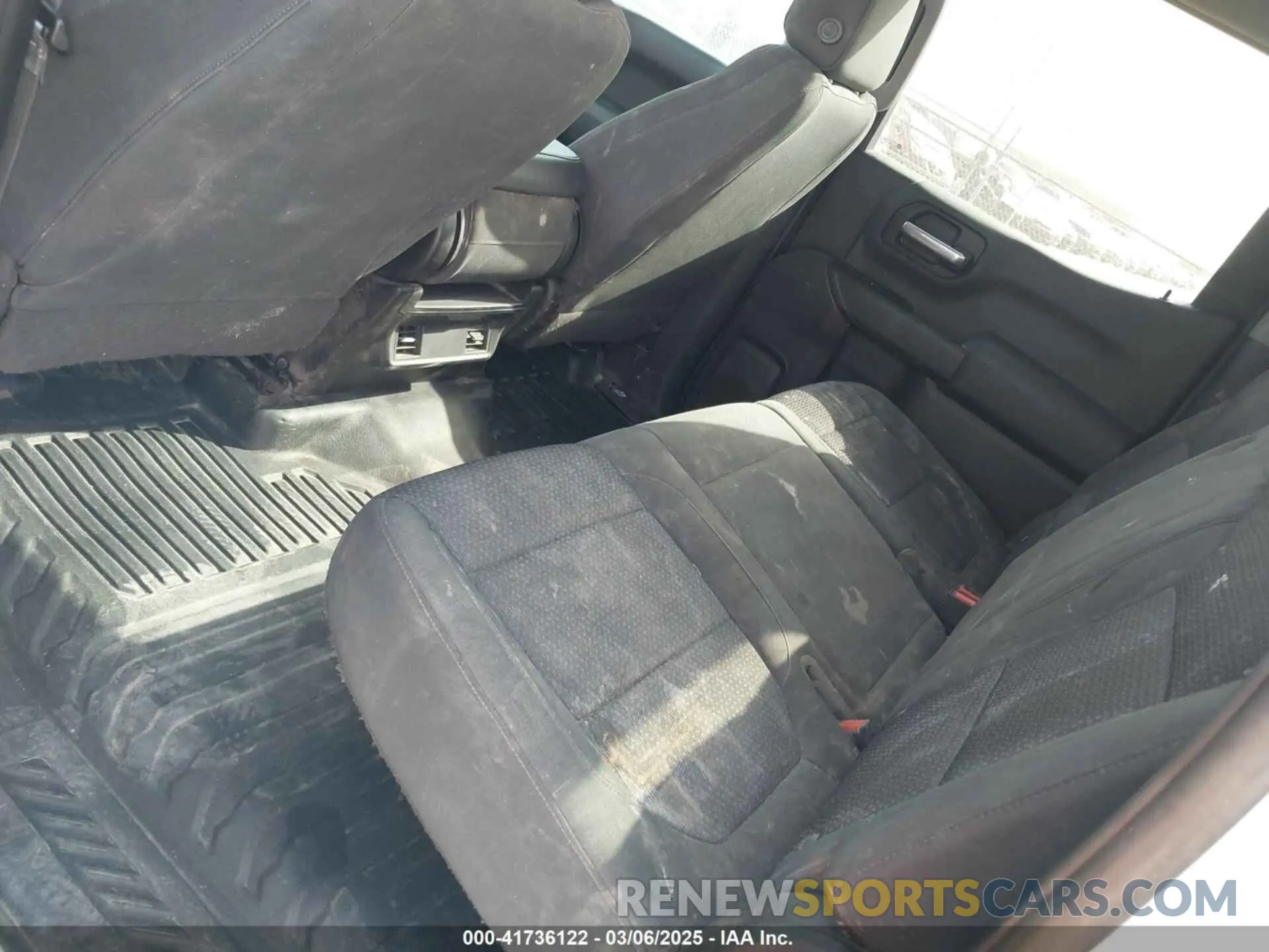 18 Photograph of a damaged car 3GCPWAEF7LG204892 CHEVROLET SILVERADO 1500 2020