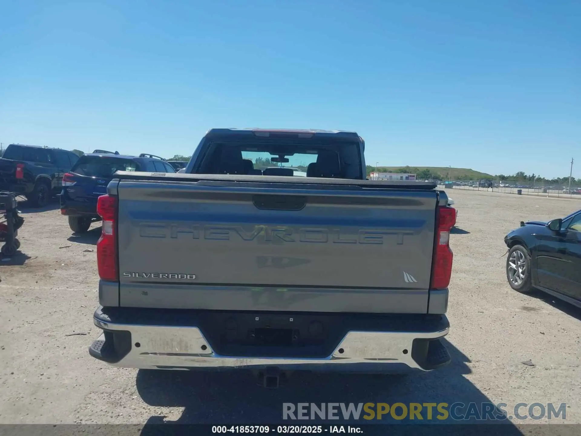 17 Photograph of a damaged car 3GCPWAEH0LG253286 CHEVROLET SILVERADO 1500 2020