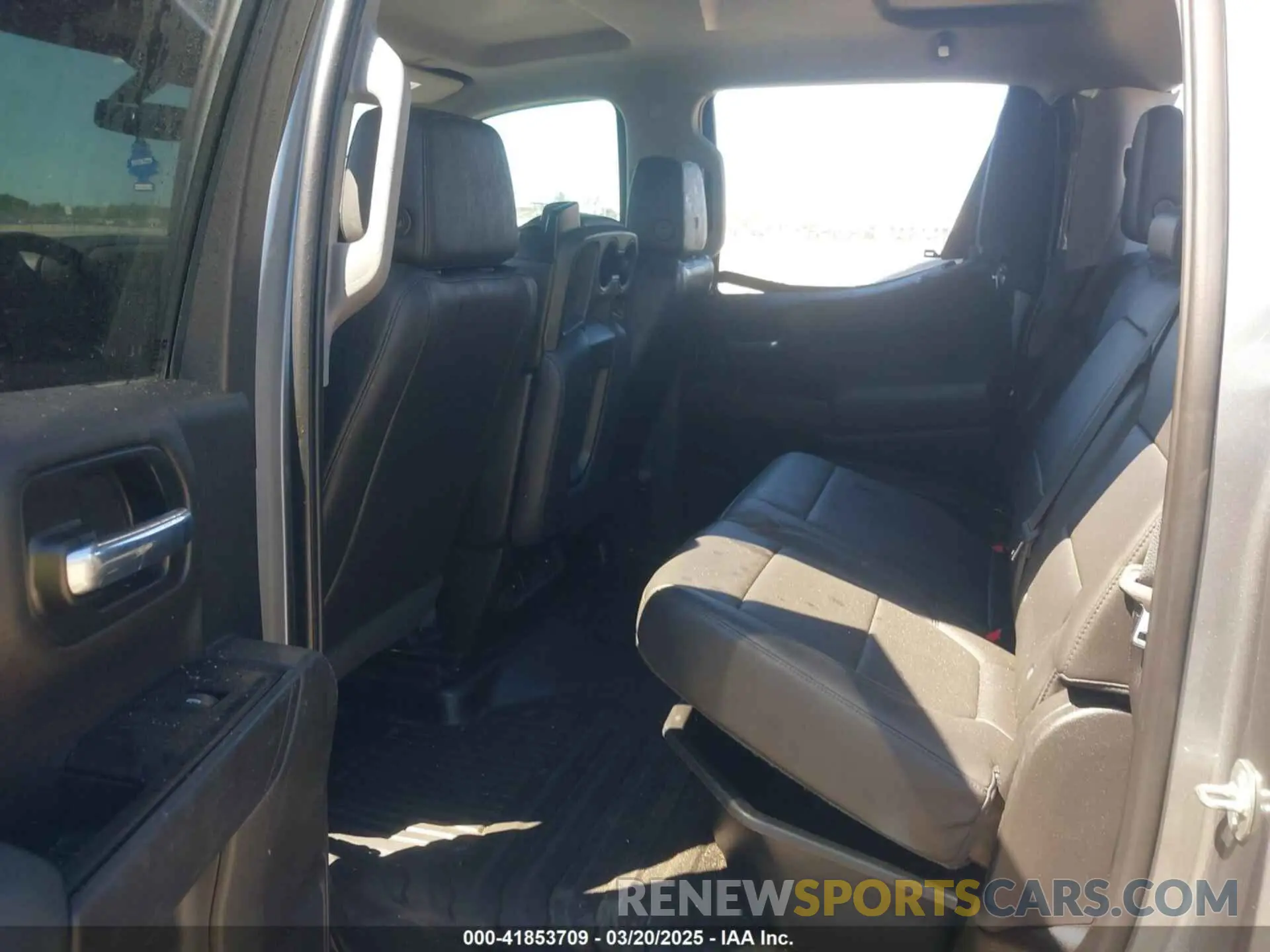 8 Photograph of a damaged car 3GCPWAEH0LG253286 CHEVROLET SILVERADO 1500 2020