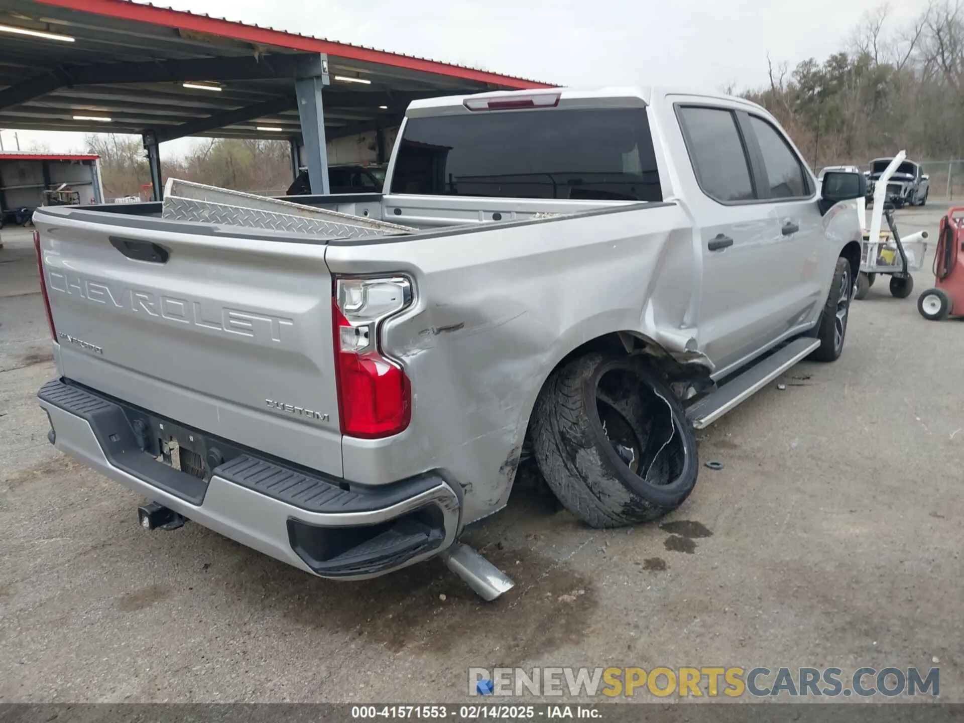 4 Photograph of a damaged car 3GCPWBEH8LG260041 CHEVROLET SILVERADO 1500 2020