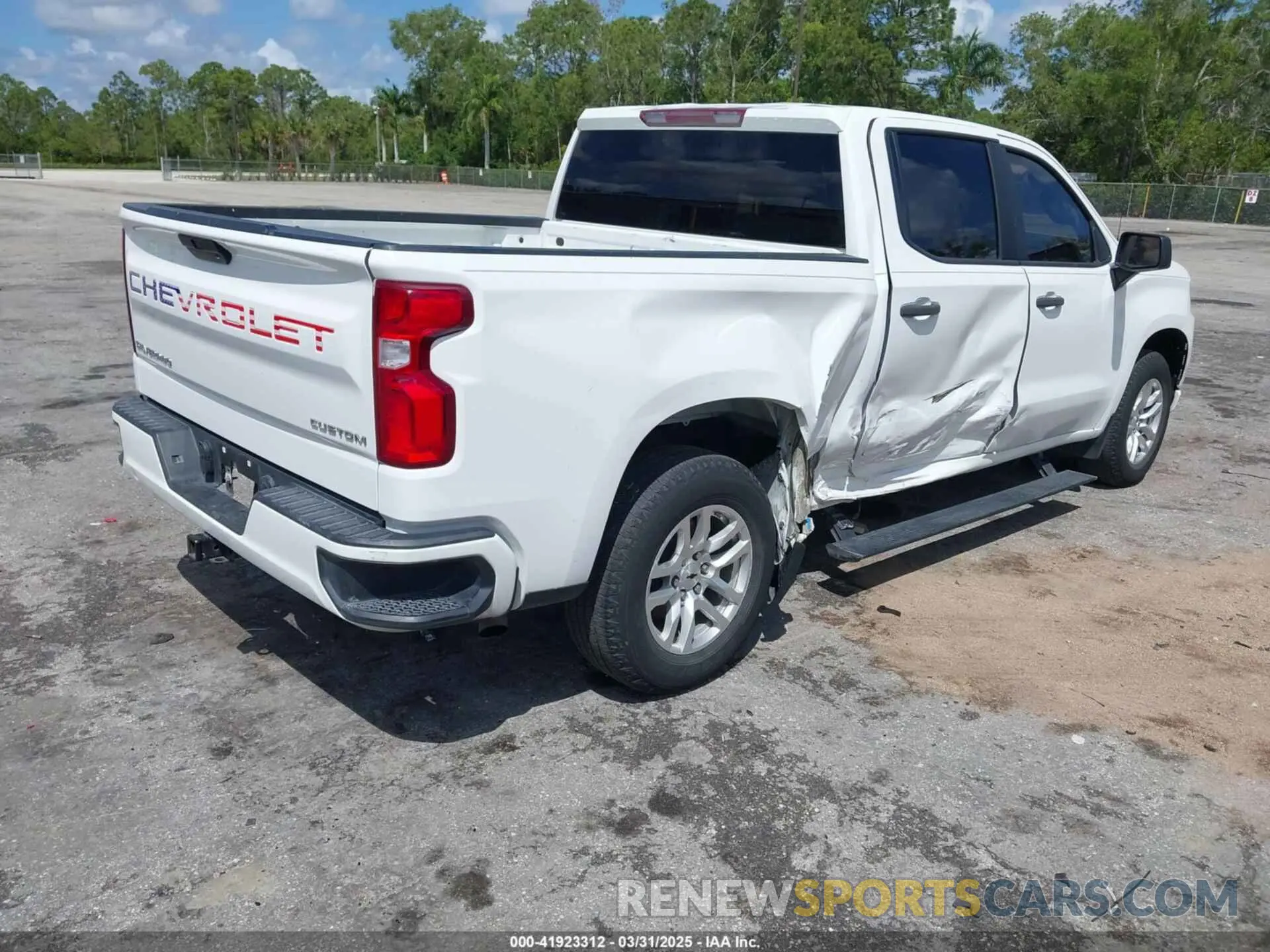 4 Photograph of a damaged car 3GCPWBEK8LG183070 CHEVROLET SILVERADO 1500 2020