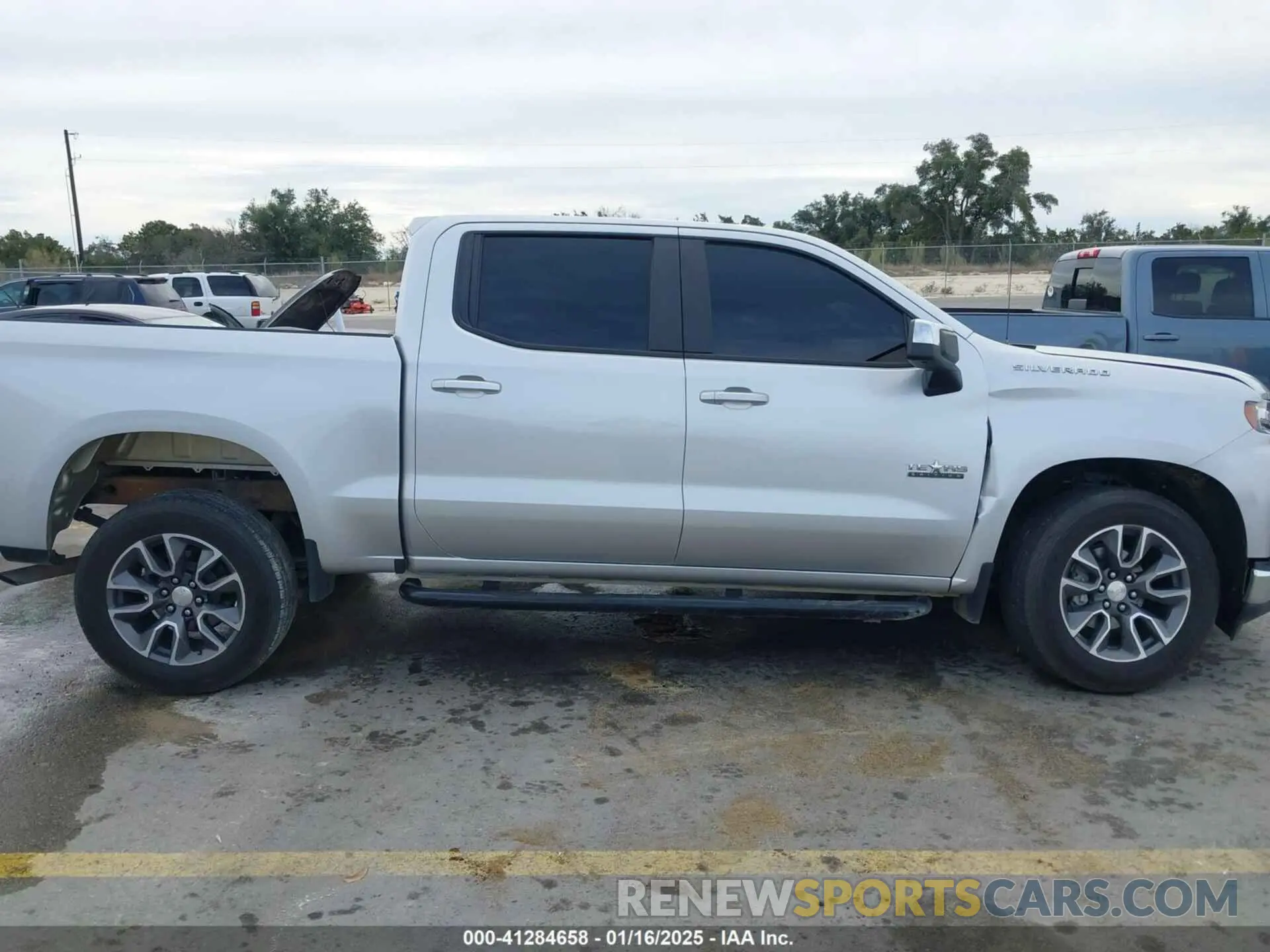13 Photograph of a damaged car 3GCPWCED0LG396814 CHEVROLET SILVERADO 1500 2020