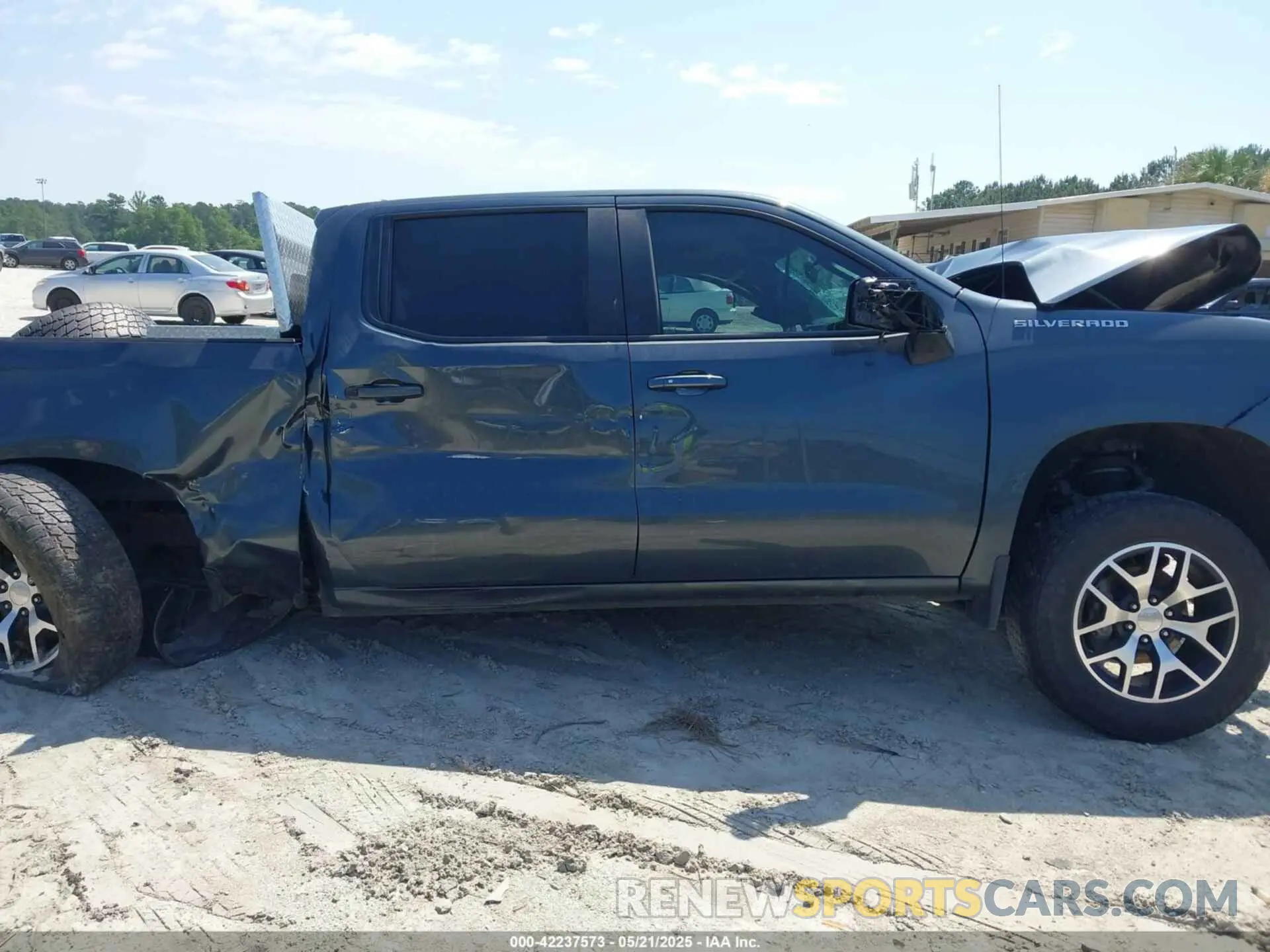 13 Photograph of a damaged car 3GCPWCED1LG102496 CHEVROLET SILVERADO 1500 2020