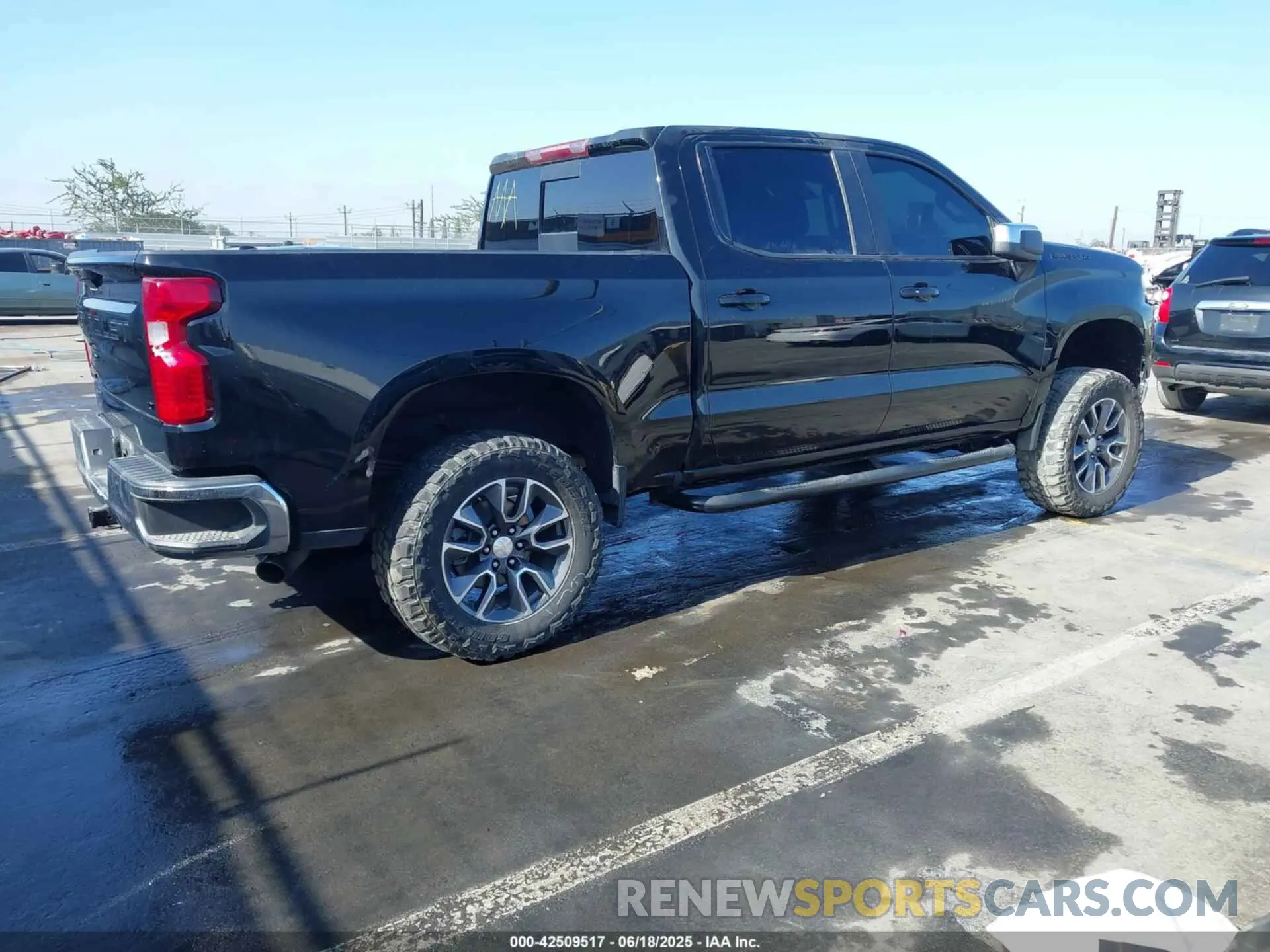 4 Photograph of a damaged car 3GCPWCED4LG437557 CHEVROLET SILVERADO 1500 2020
