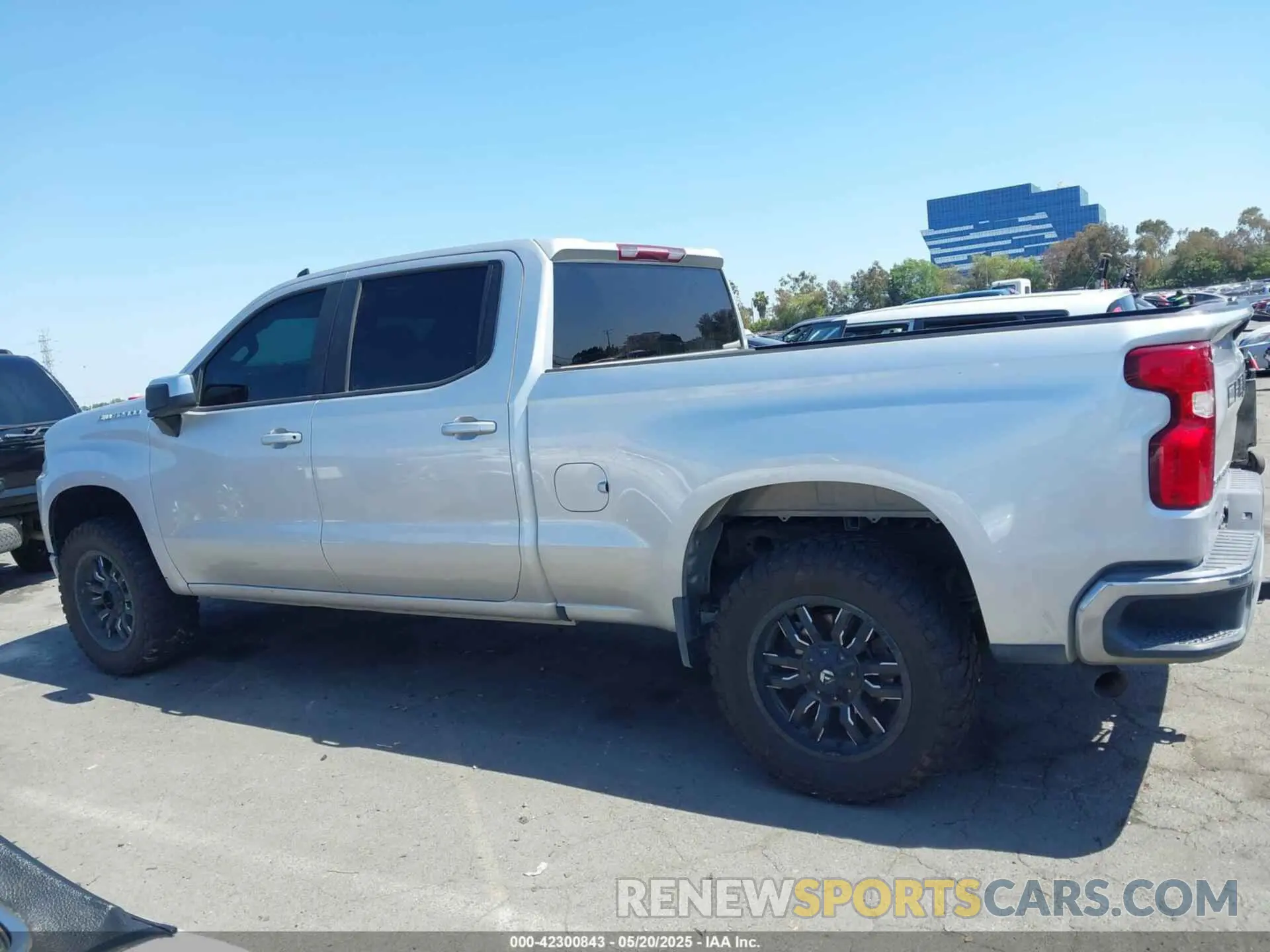 13 Photograph of a damaged car 3GCPWCEDXLG123198 CHEVROLET SILVERADO 1500 2020