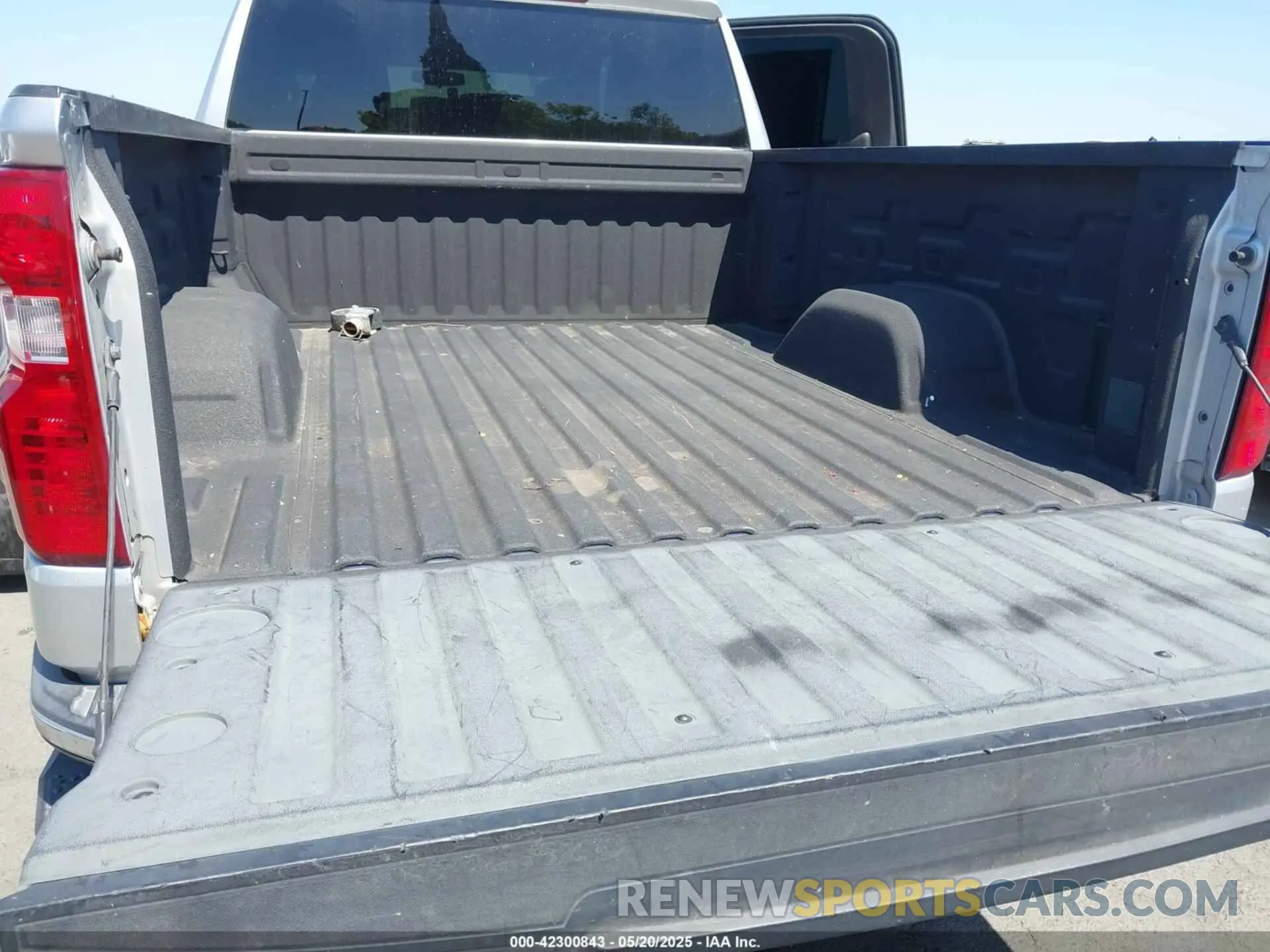 16 Photograph of a damaged car 3GCPWCEDXLG123198 CHEVROLET SILVERADO 1500 2020