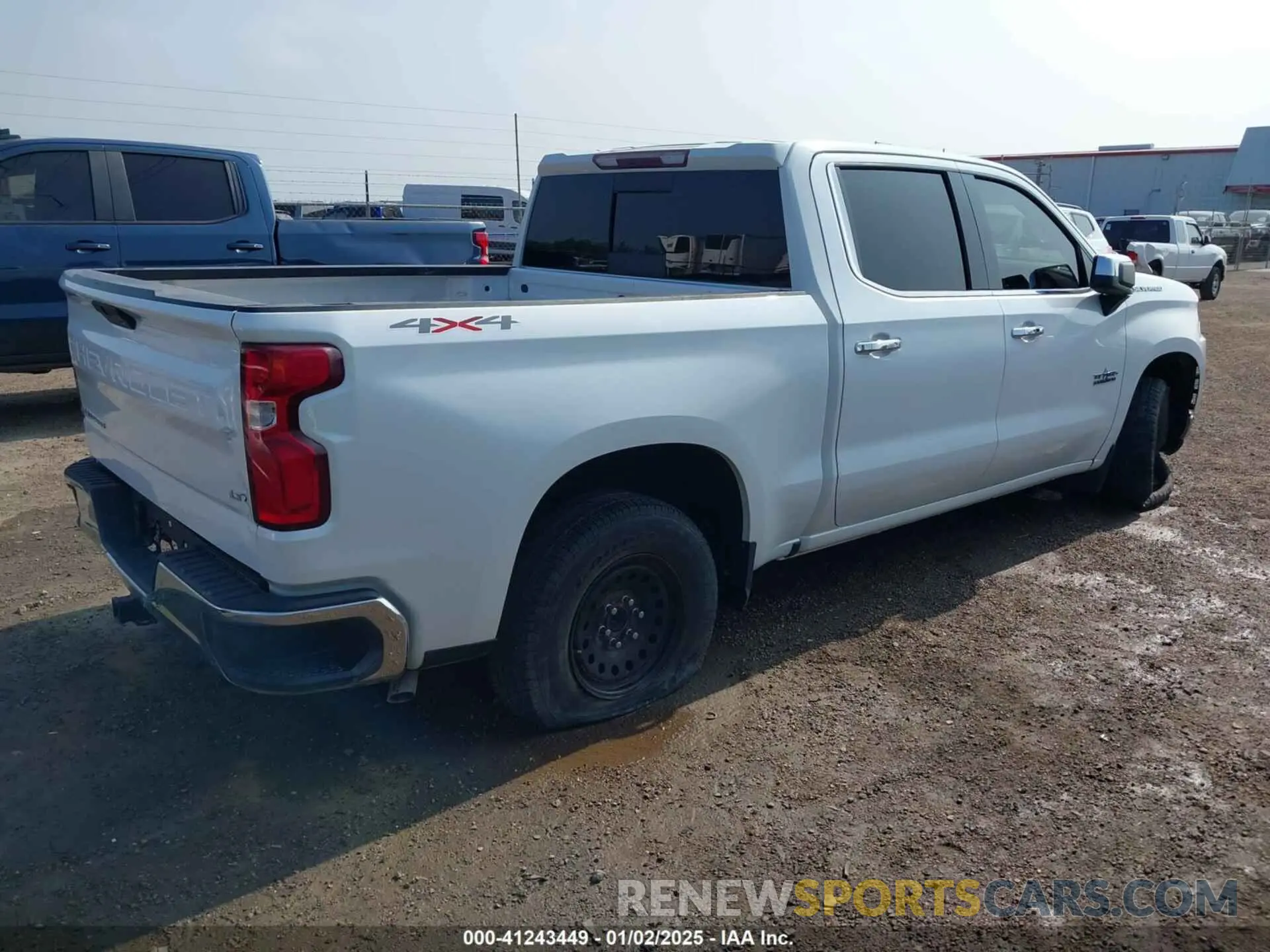 4 Photograph of a damaged car 3GCPWCEDXLG320419 CHEVROLET SILVERADO 1500 2020