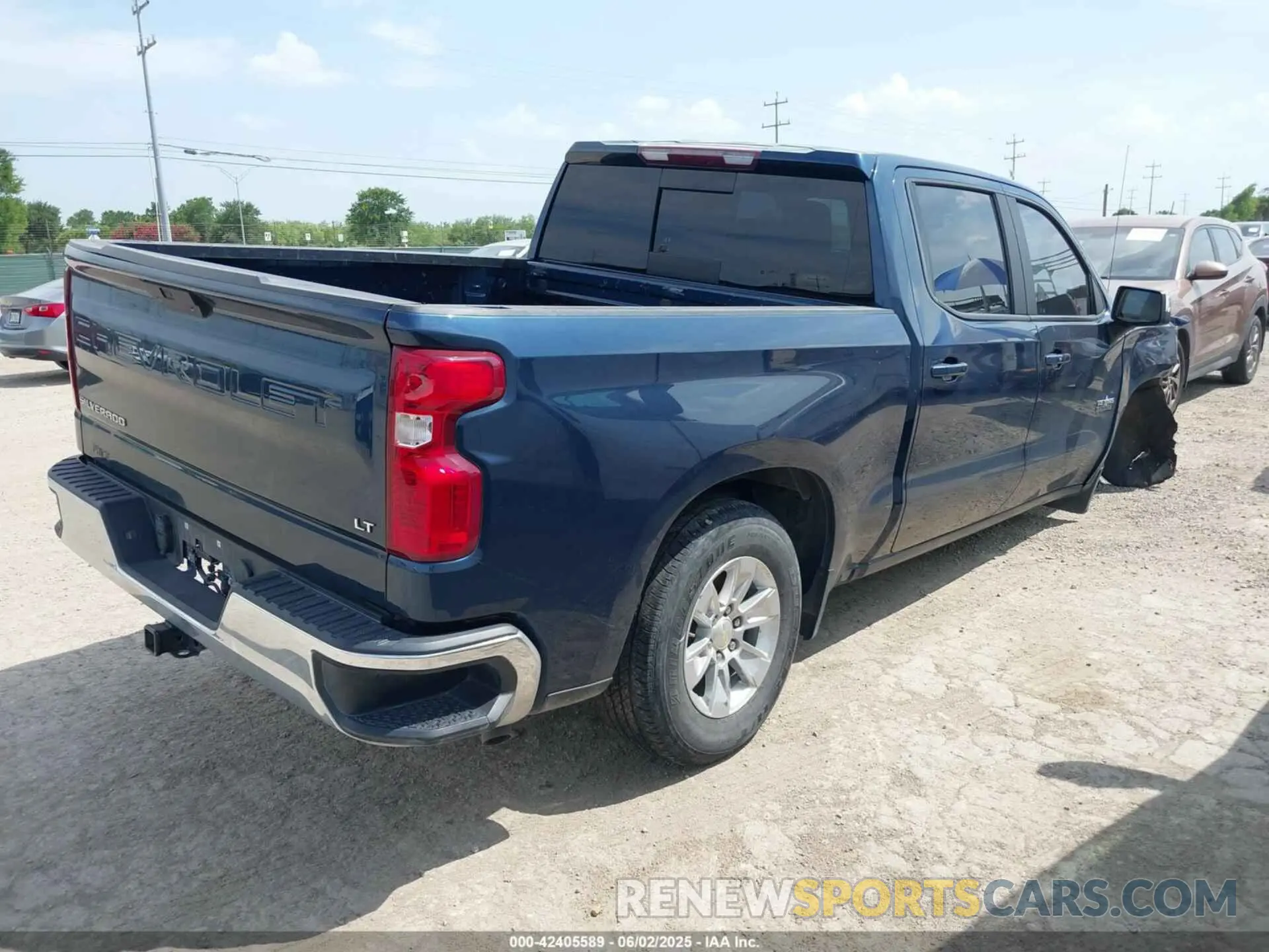 4 Photograph of a damaged car 3GCPWCET6LG438636 CHEVROLET SILVERADO 1500 2020