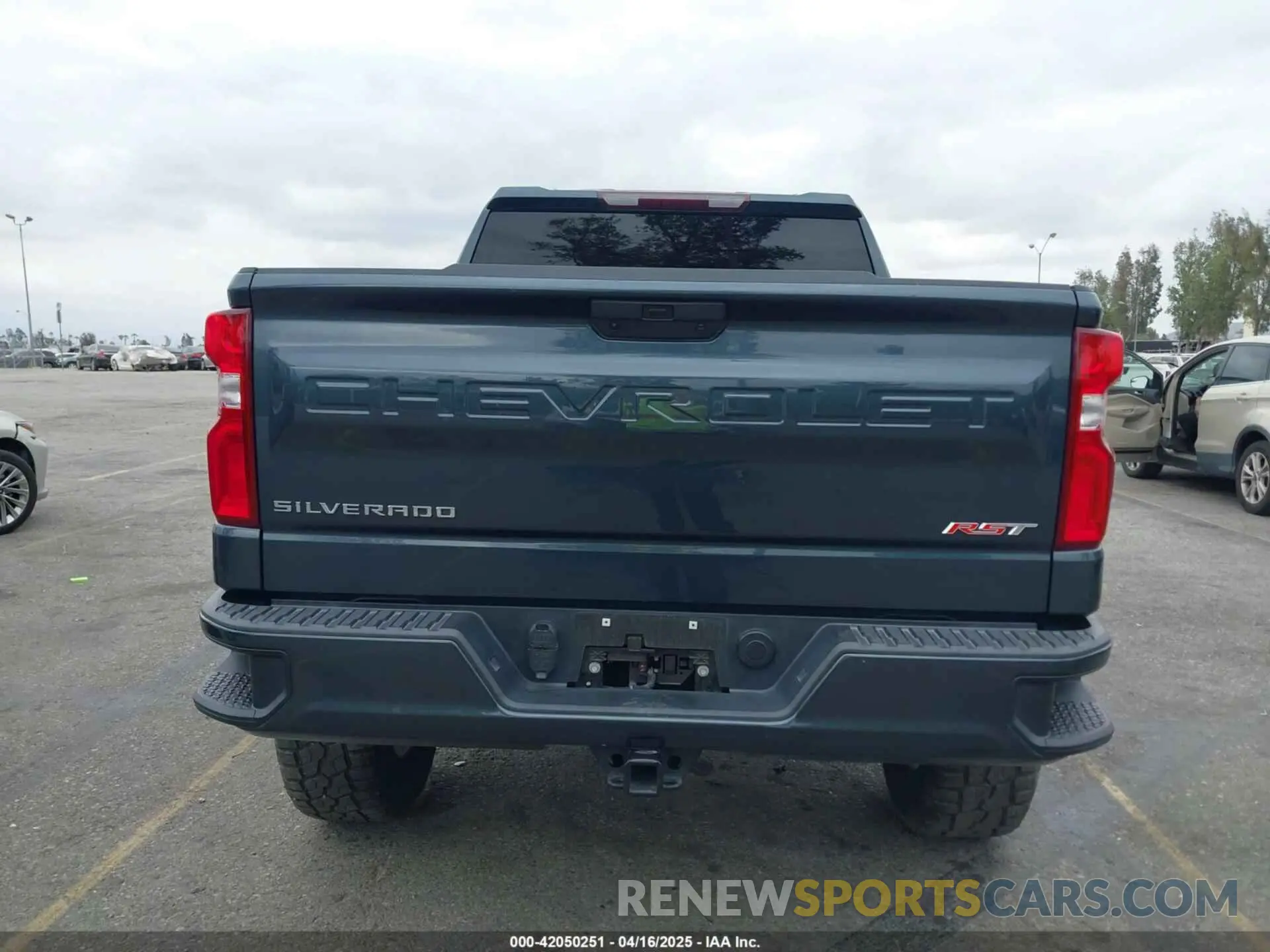 17 Photograph of a damaged car 3GCPWDEDXLG277044 CHEVROLET SILVERADO 1500 2020