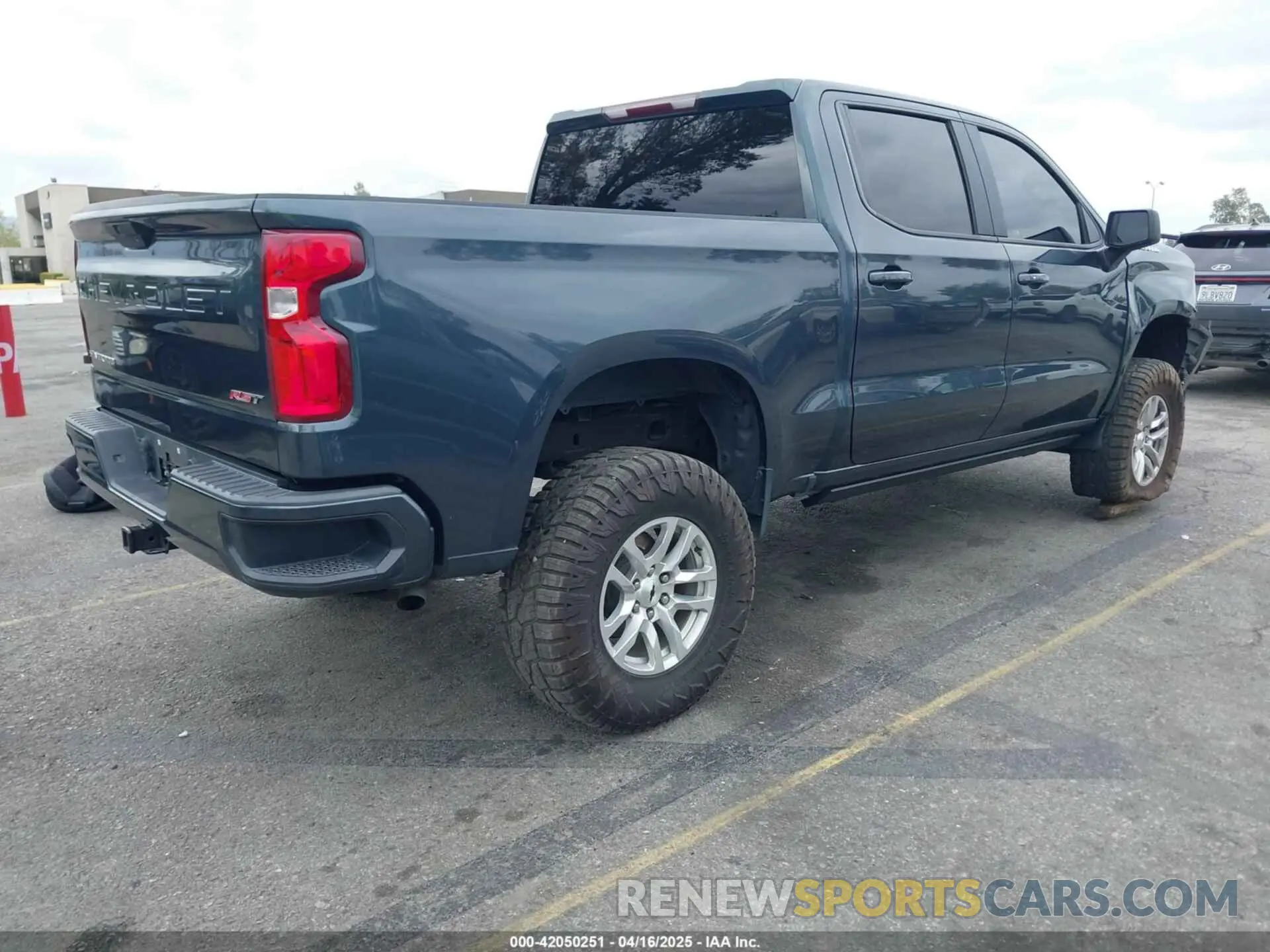 4 Photograph of a damaged car 3GCPWDEDXLG277044 CHEVROLET SILVERADO 1500 2020