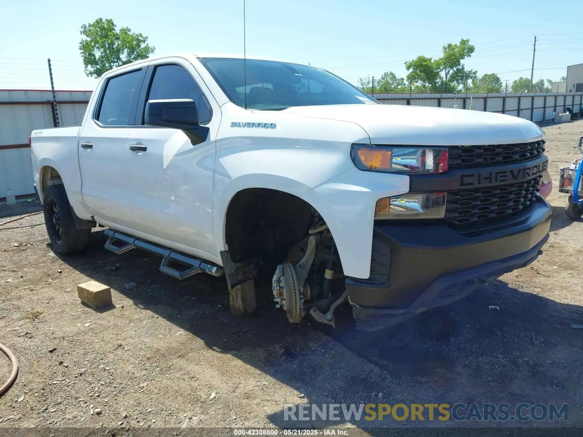1 Photograph of a damaged car 3GCPYAEH9LG330263 CHEVROLET SILVERADO 1500 2020