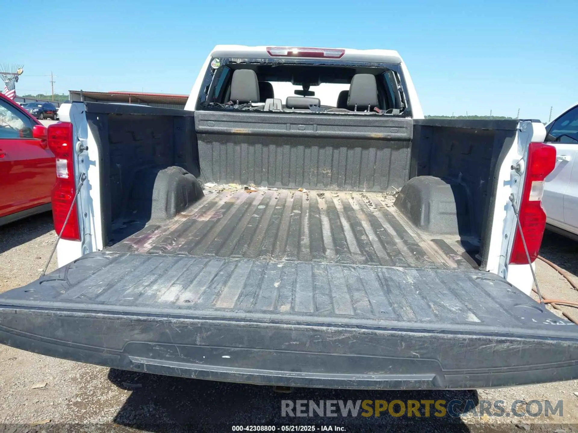 18 Photograph of a damaged car 3GCPYAEH9LG330263 CHEVROLET SILVERADO 1500 2020
