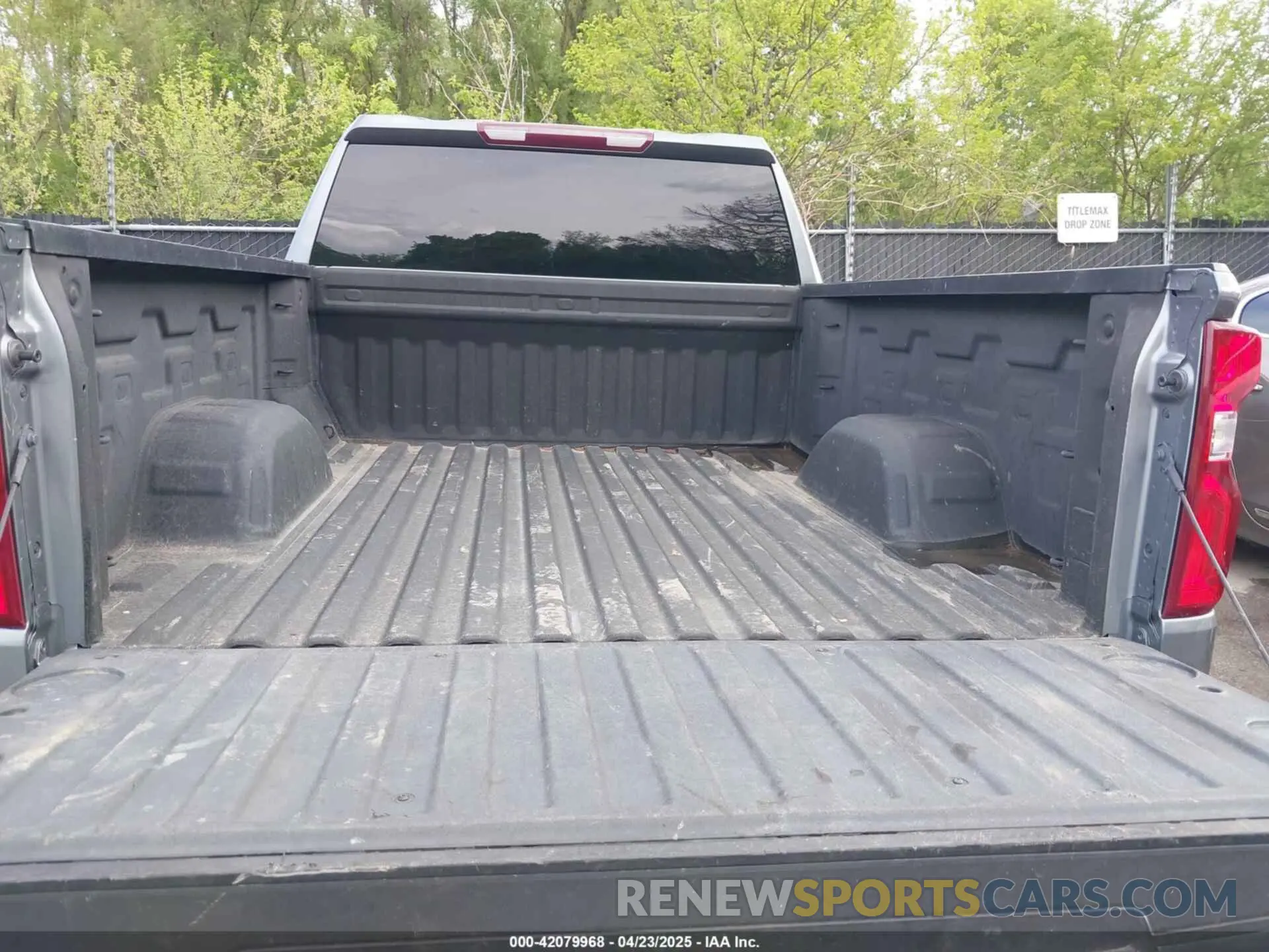 18 Photograph of a damaged car 3GCPYBEH9LG453423 CHEVROLET SILVERADO 1500 2020