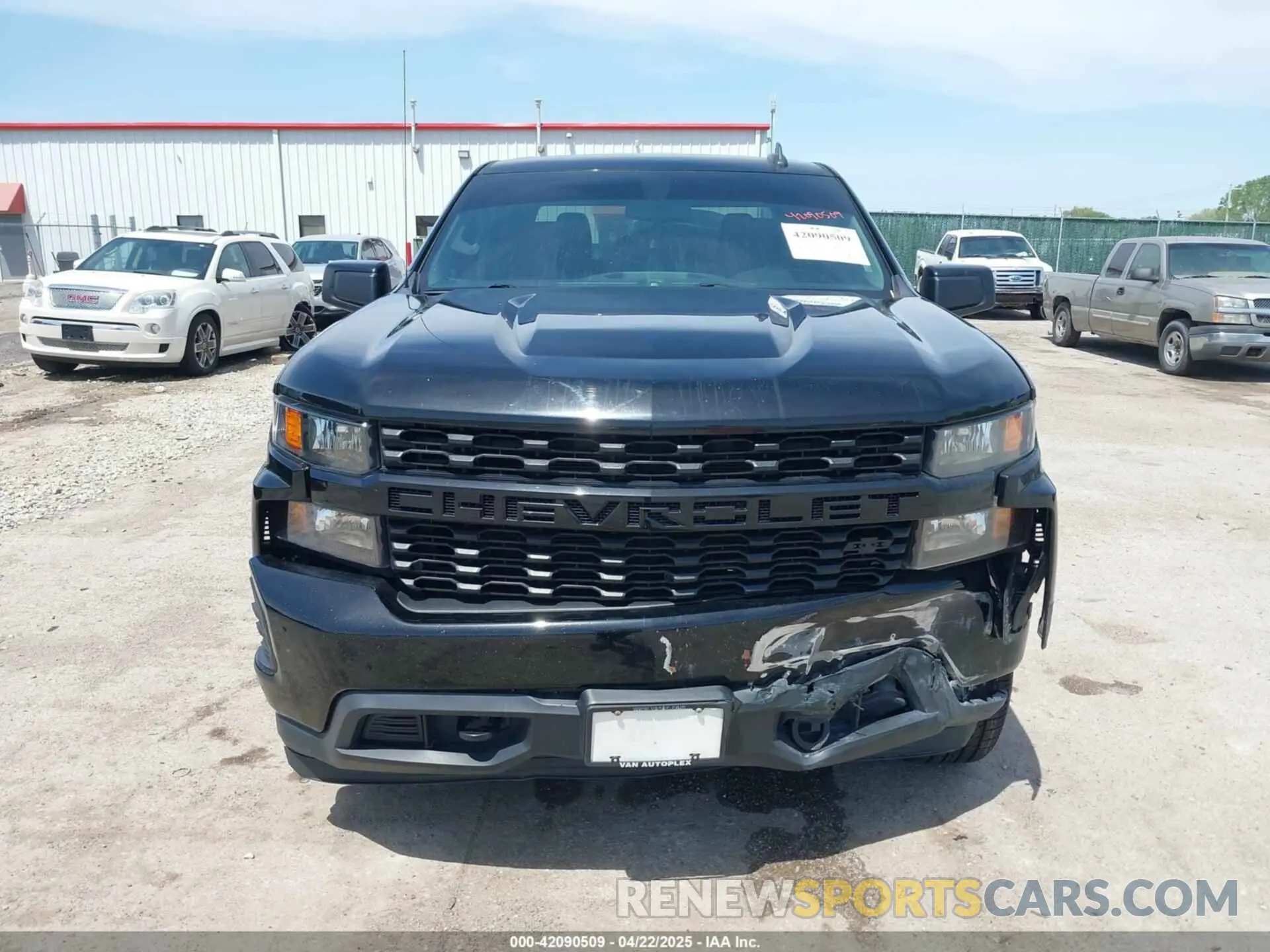 12 Photograph of a damaged car 3GCPYBEHXLG251383 CHEVROLET SILVERADO 1500 2020