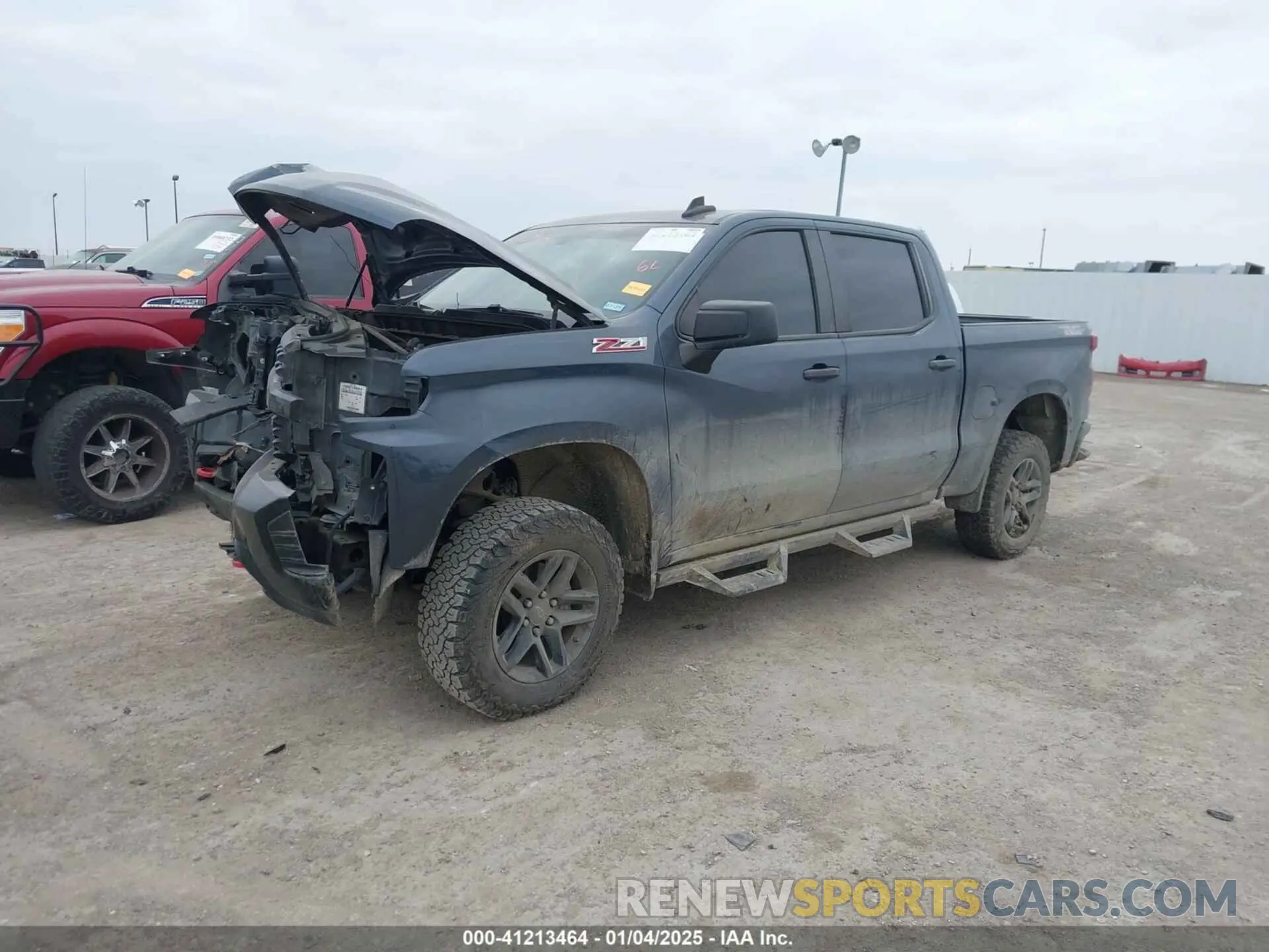 2 Photograph of a damaged car 3GCPYCEF0LG237447 CHEVROLET SILVERADO 1500 2020