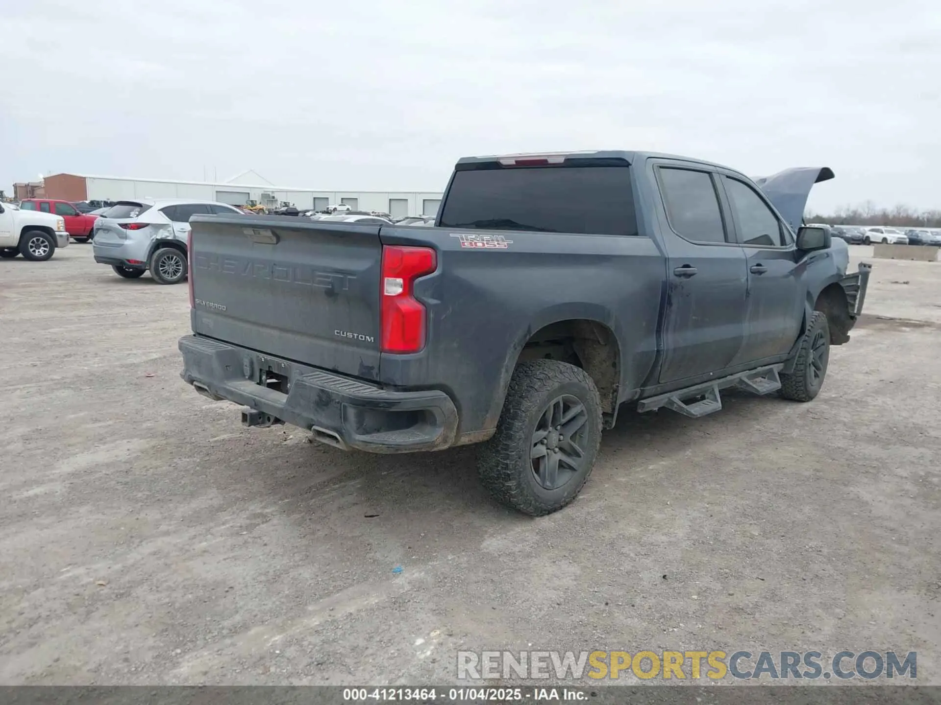 4 Photograph of a damaged car 3GCPYCEF0LG237447 CHEVROLET SILVERADO 1500 2020
