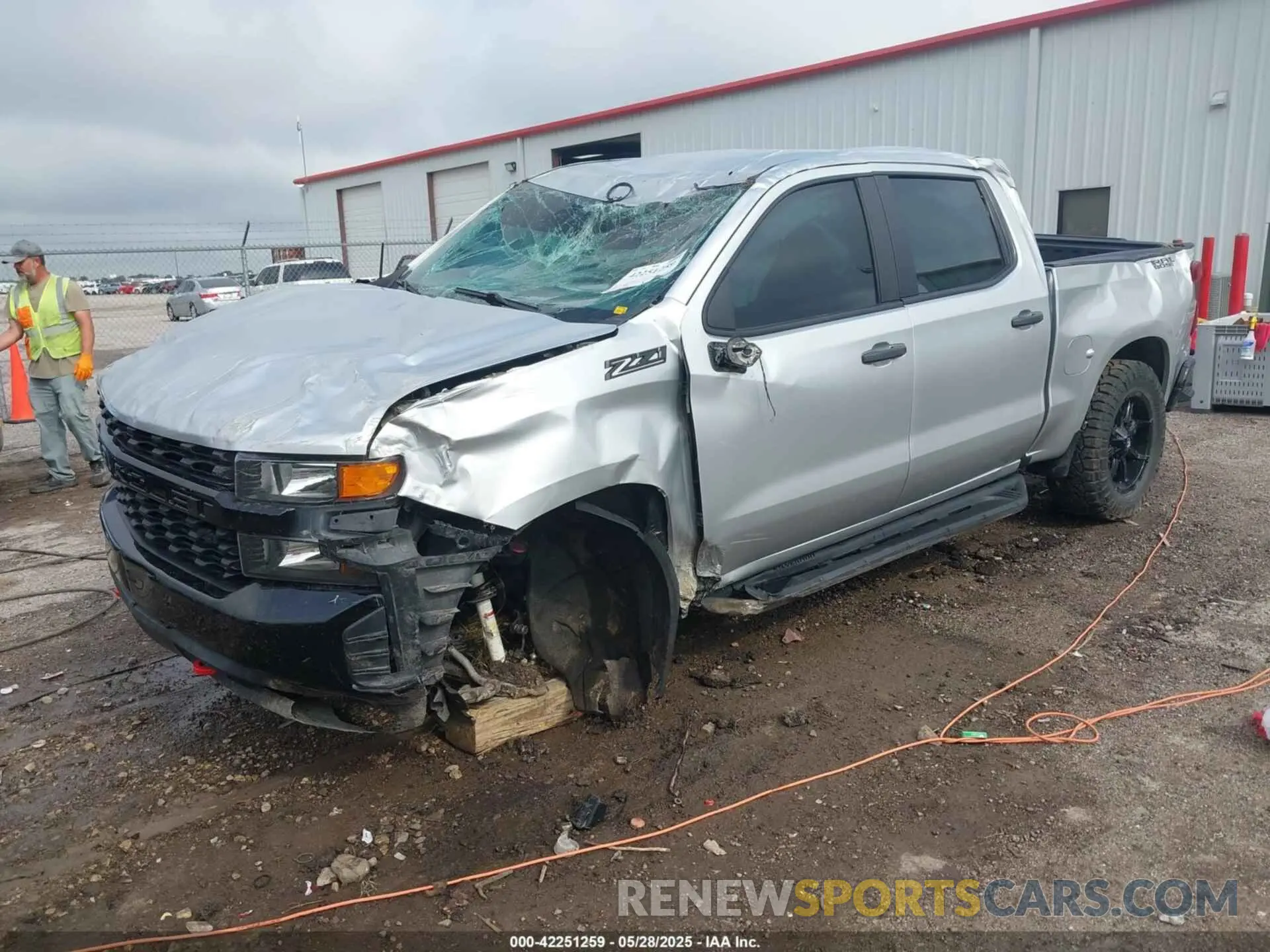 2 Photograph of a damaged car 3GCPYCEF0LG313183 CHEVROLET SILVERADO 1500 2020