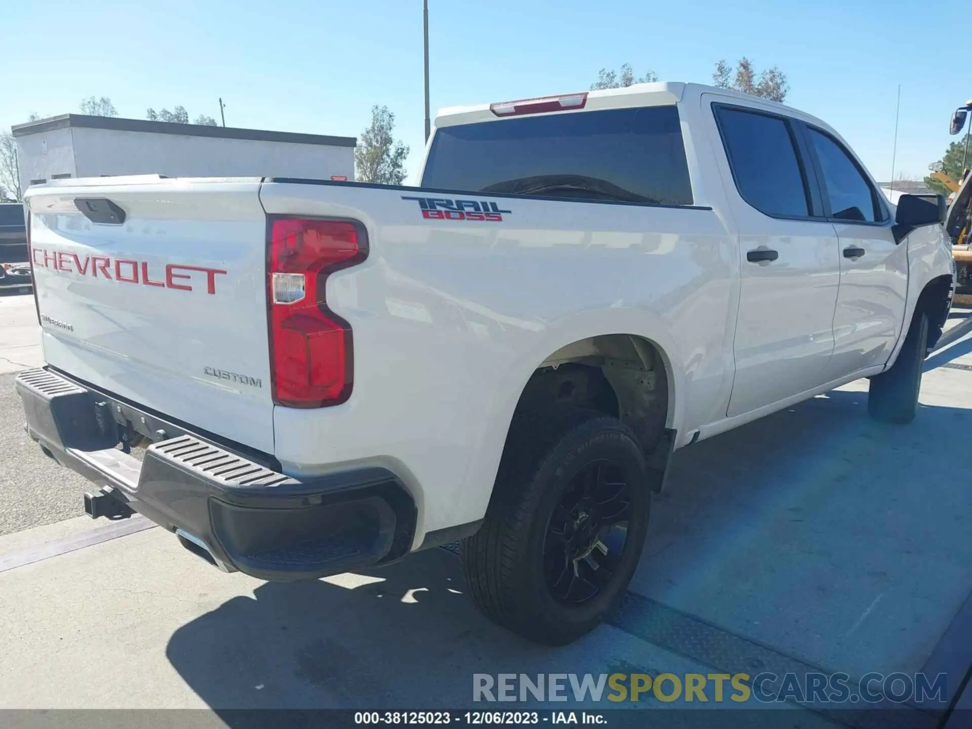 4 Photograph of a damaged car 3GCPYCEF7LG390567 CHEVROLET SILVERADO 1500 2020