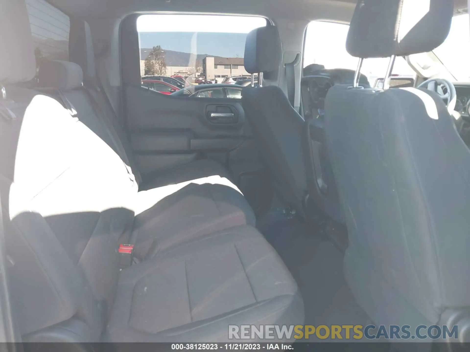 8 Photograph of a damaged car 3GCPYCEF7LG390567 CHEVROLET SILVERADO 1500 2020