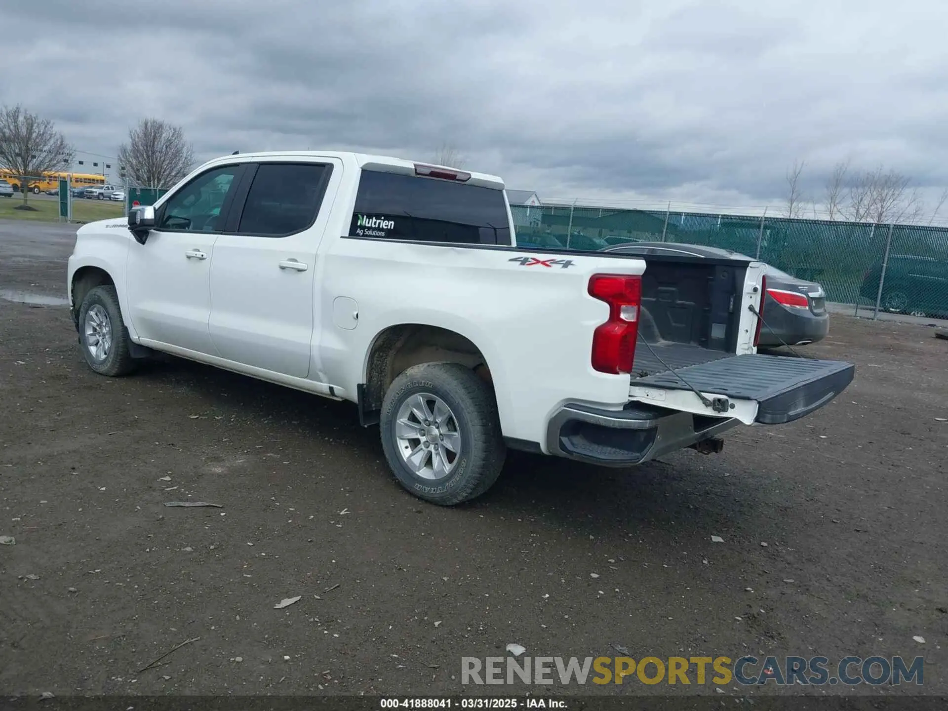 3 Photograph of a damaged car 3GCPYDEK2LG276544 CHEVROLET SILVERADO 1500 2020