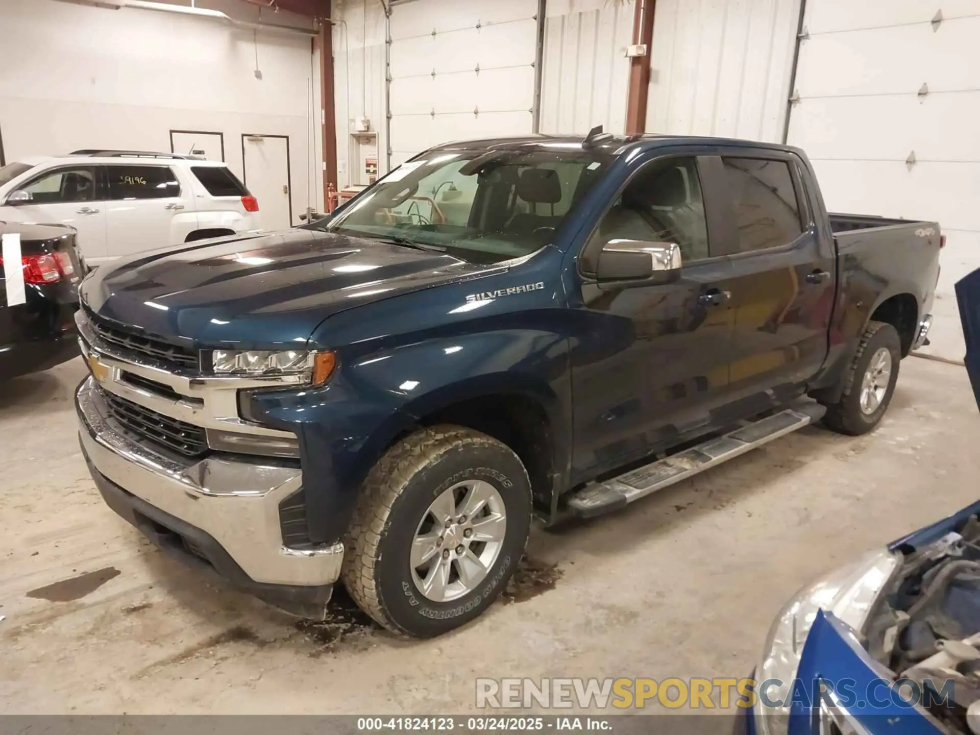 2 Photograph of a damaged car 3GCPYDEK8LG354616 CHEVROLET SILVERADO 1500 2020