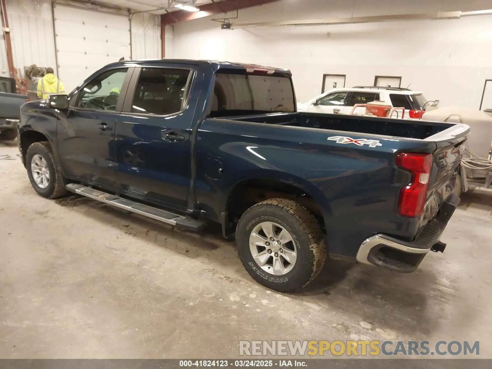 3 Photograph of a damaged car 3GCPYDEK8LG354616 CHEVROLET SILVERADO 1500 2020