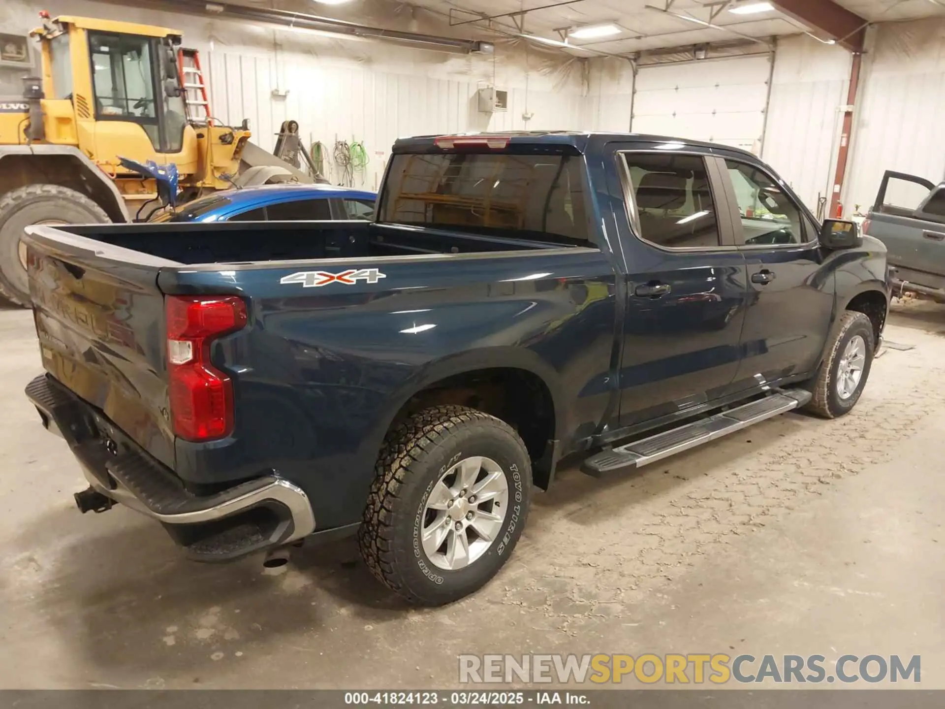 4 Photograph of a damaged car 3GCPYDEK8LG354616 CHEVROLET SILVERADO 1500 2020
