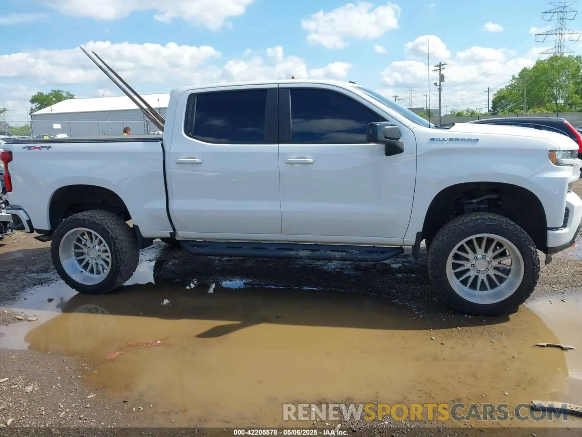 13 Photograph of a damaged car 3GCPYEEK2LG156006 CHEVROLET SILVERADO 1500 2020