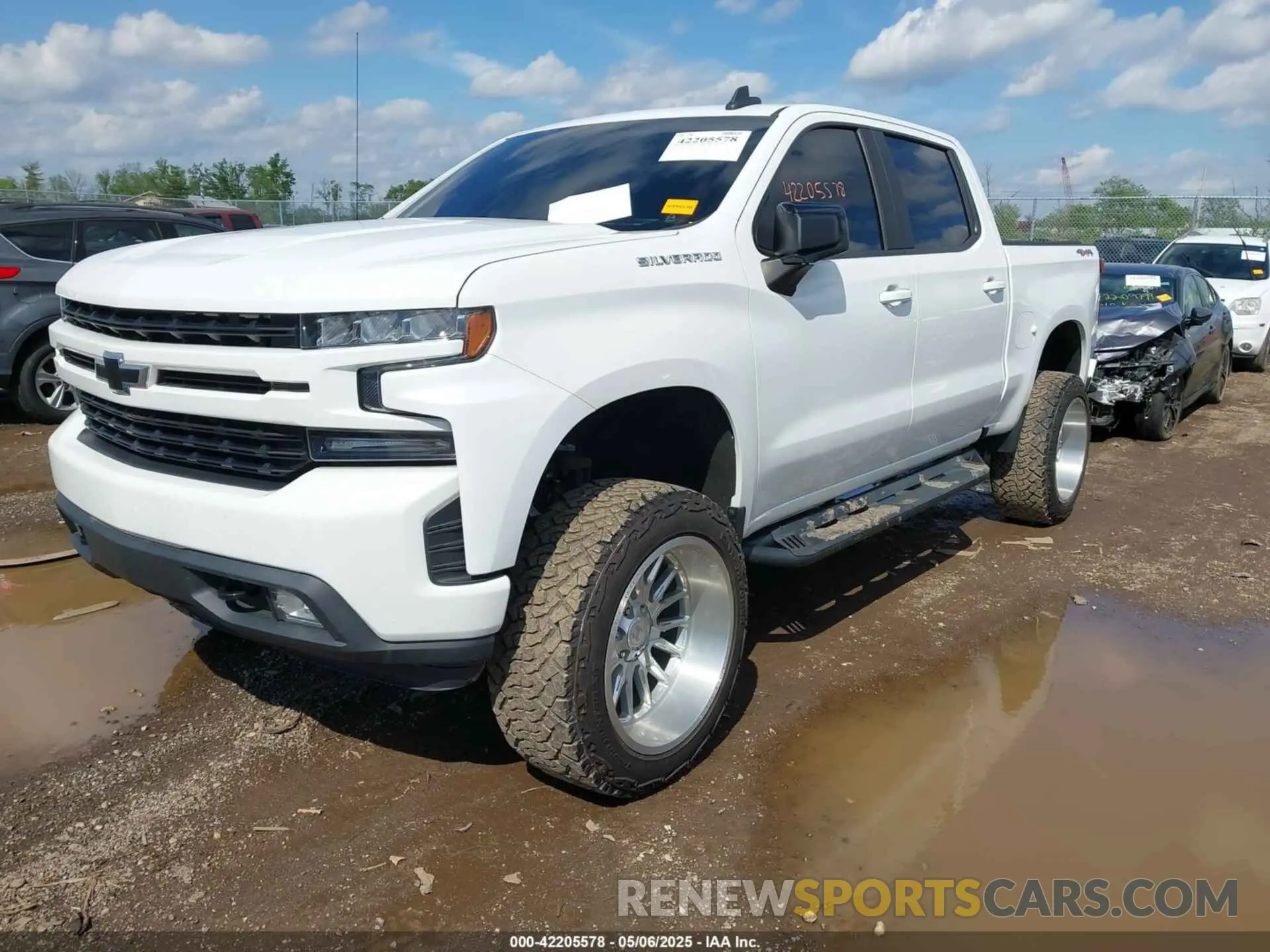 2 Photograph of a damaged car 3GCPYEEK2LG156006 CHEVROLET SILVERADO 1500 2020