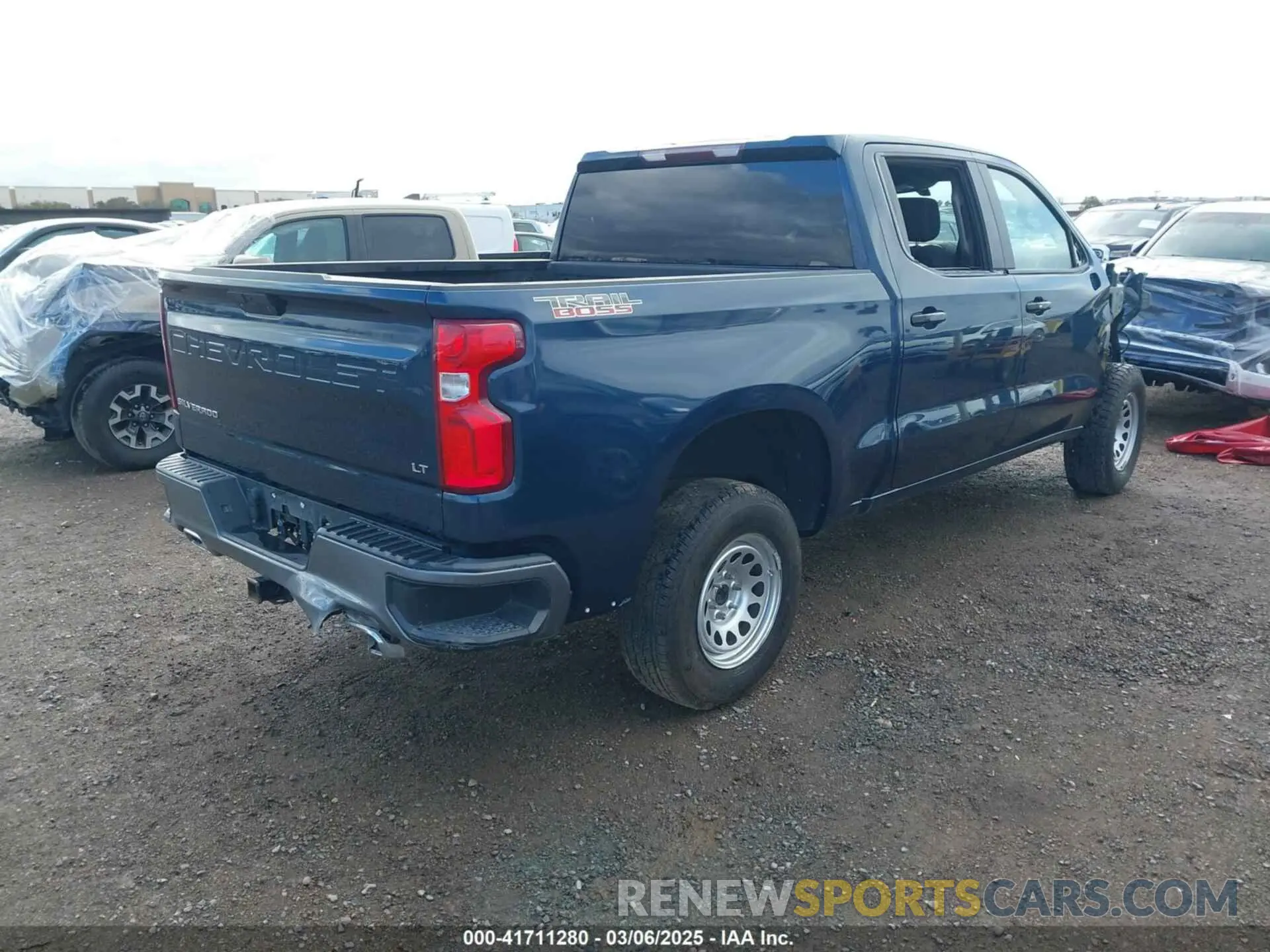 4 Photograph of a damaged car 3GCPYFED5LG119989 CHEVROLET SILVERADO 1500 2020