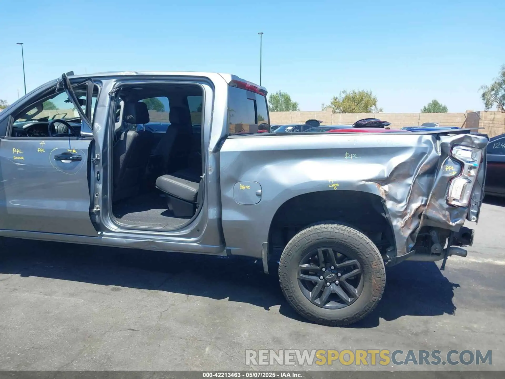 18 Photograph of a damaged car 3GCPYFED6LG325175 CHEVROLET SILVERADO 1500 2020