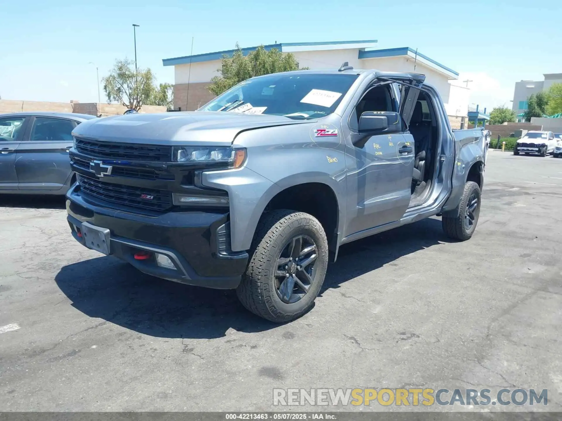 2 Photograph of a damaged car 3GCPYFED6LG325175 CHEVROLET SILVERADO 1500 2020