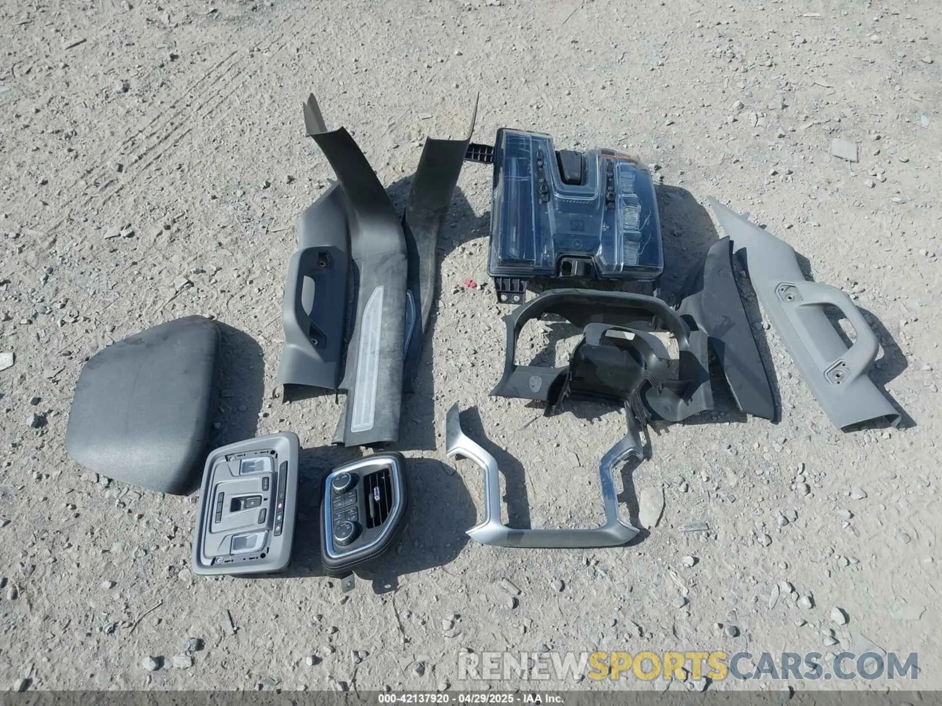 12 Photograph of a damaged car 3GCPYFED8LG200436 CHEVROLET SILVERADO 1500 2020