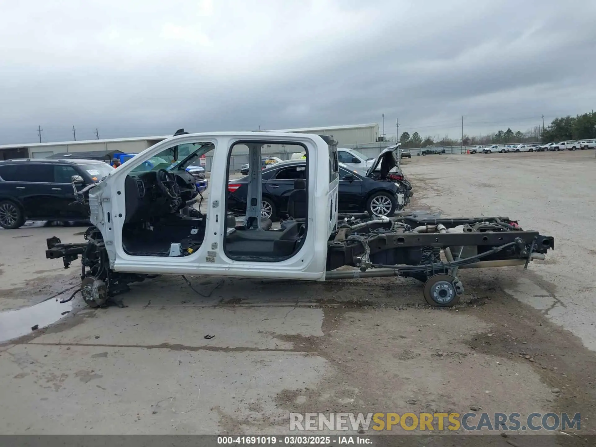 14 Photograph of a damaged car 3GCPYFEDXLG418538 CHEVROLET SILVERADO 1500 2020