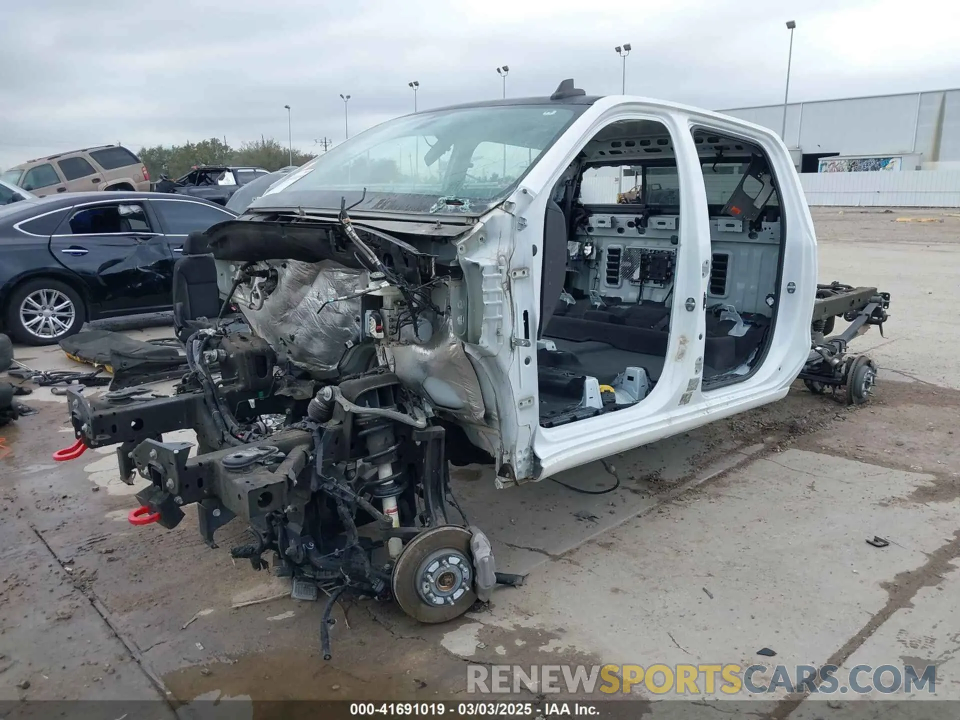 2 Photograph of a damaged car 3GCPYFEDXLG418538 CHEVROLET SILVERADO 1500 2020