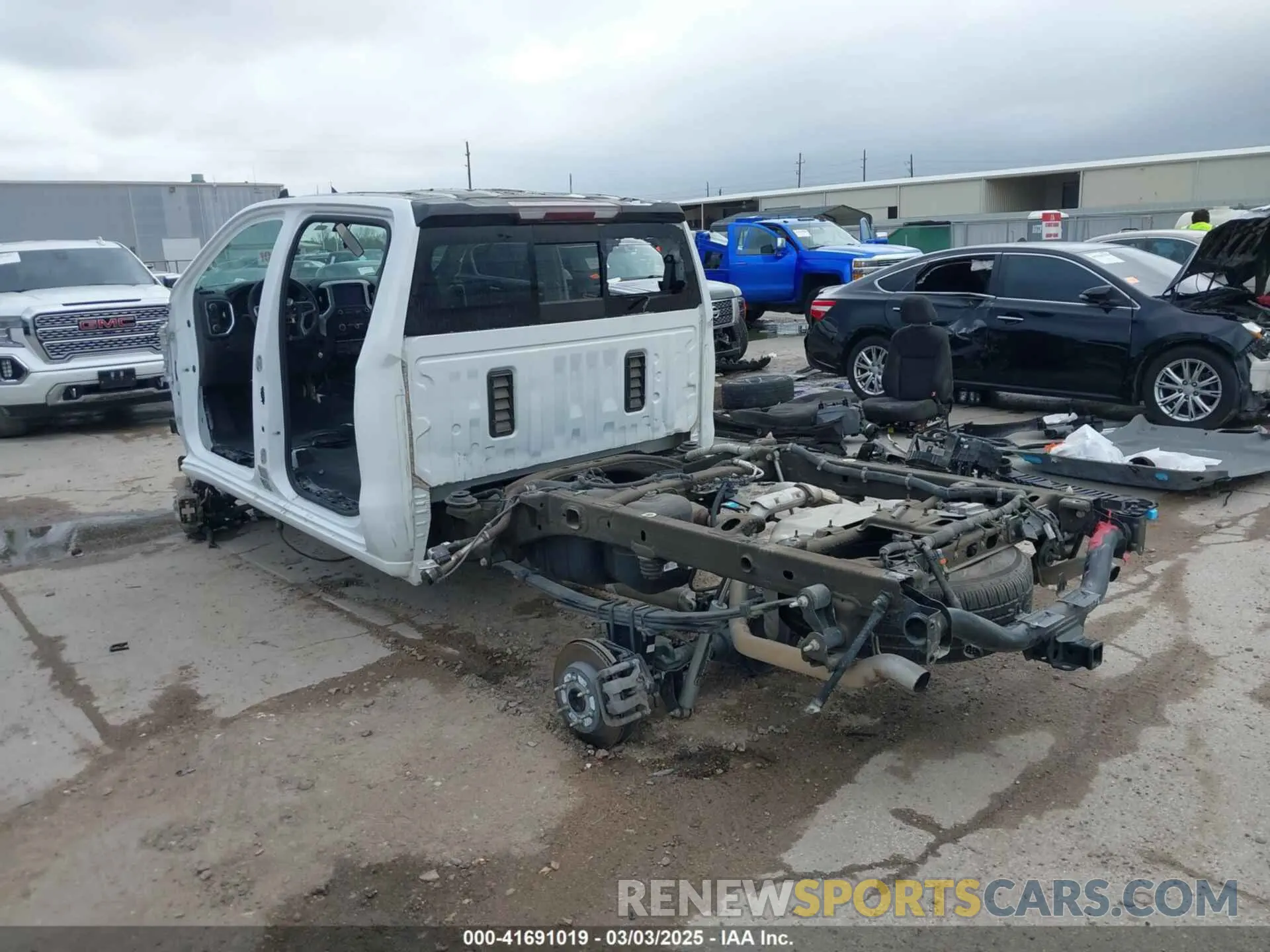 3 Photograph of a damaged car 3GCPYFEDXLG418538 CHEVROLET SILVERADO 1500 2020