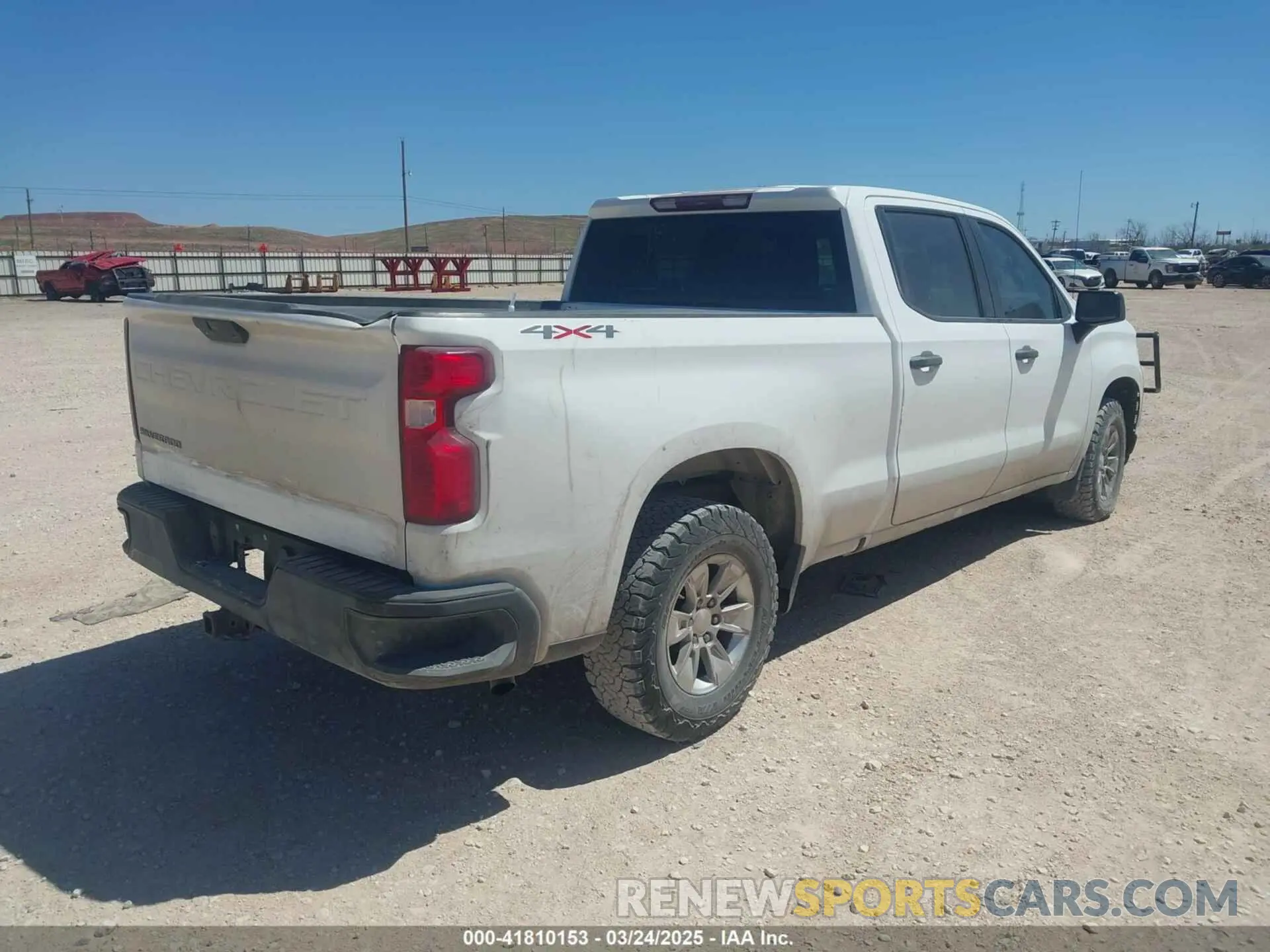 4 Photograph of a damaged car 3GCUYAEF4LG302078 CHEVROLET SILVERADO 1500 2020