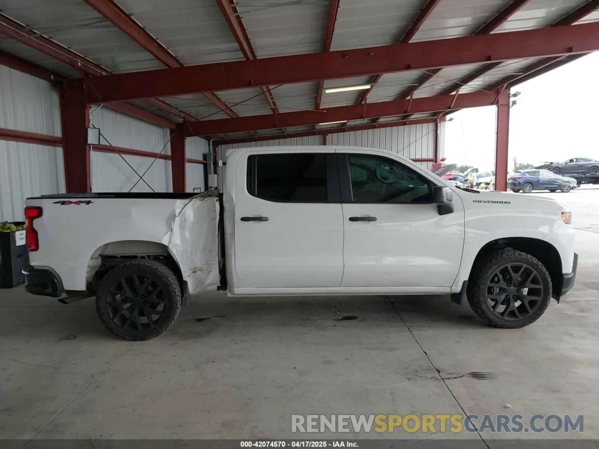 13 Photograph of a damaged car 3GCUYAEFXLG260807 CHEVROLET SILVERADO 1500 2020