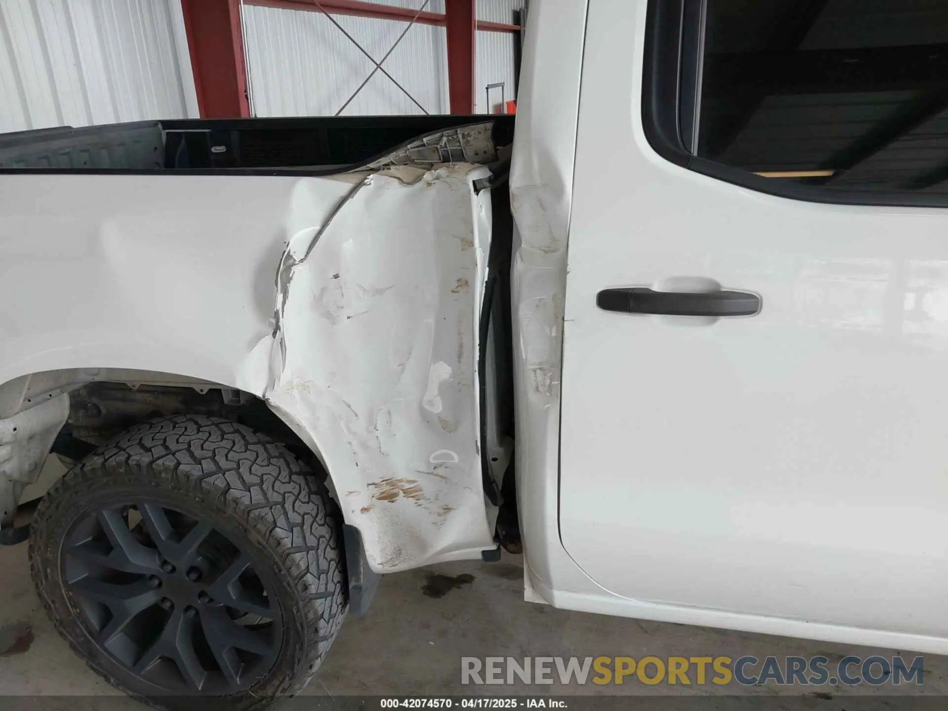 6 Photograph of a damaged car 3GCUYAEFXLG260807 CHEVROLET SILVERADO 1500 2020