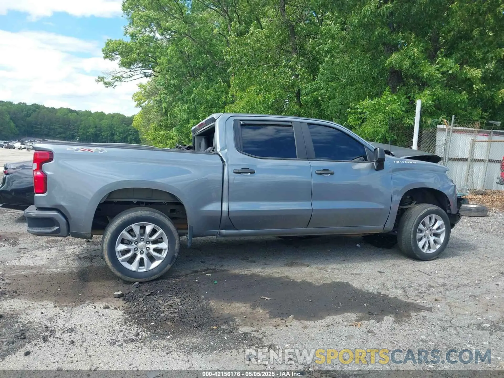 13 Photograph of a damaged car 3GCUYBEF1LG354807 CHEVROLET SILVERADO 1500 2020
