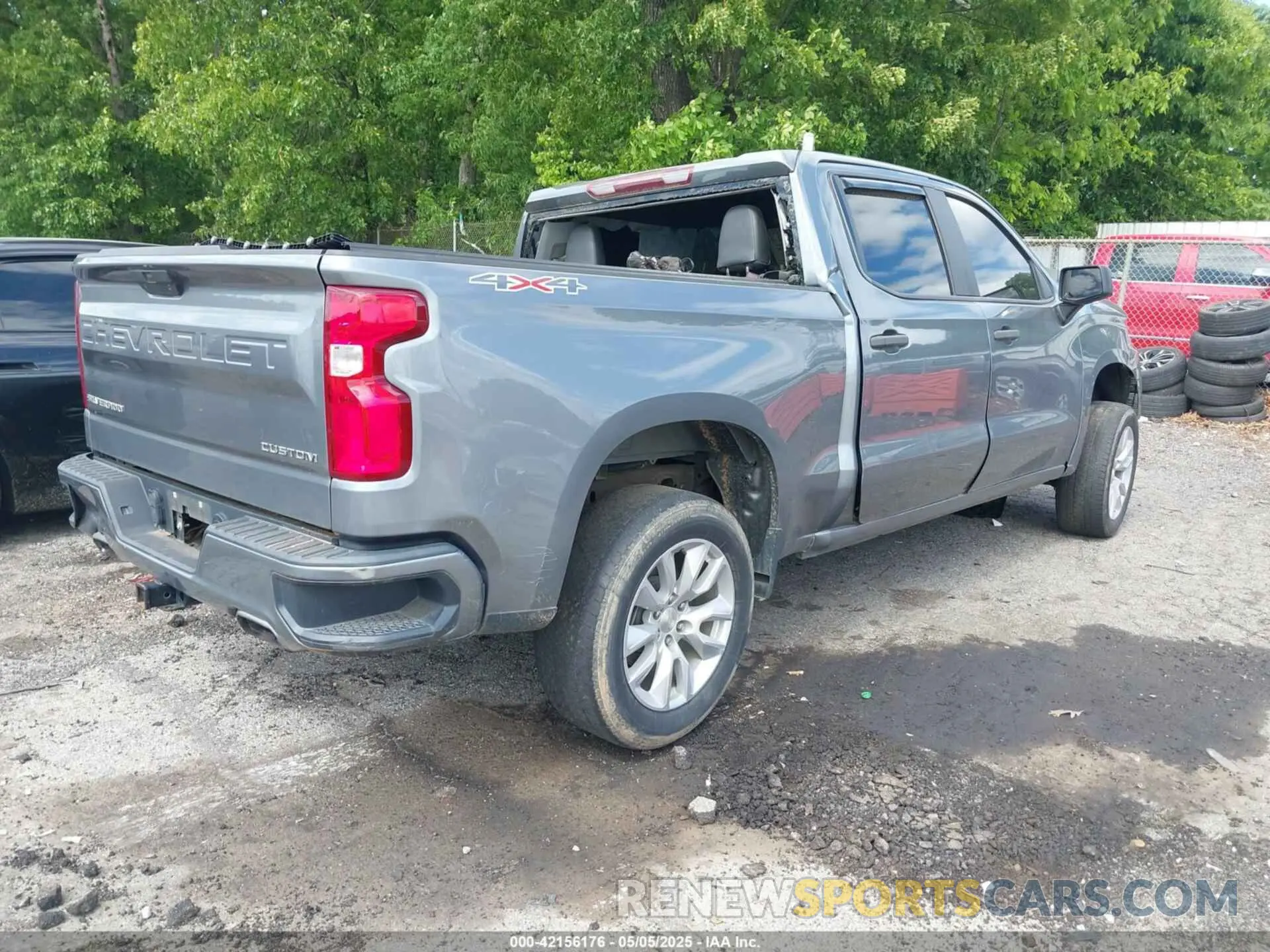 4 Photograph of a damaged car 3GCUYBEF1LG354807 CHEVROLET SILVERADO 1500 2020