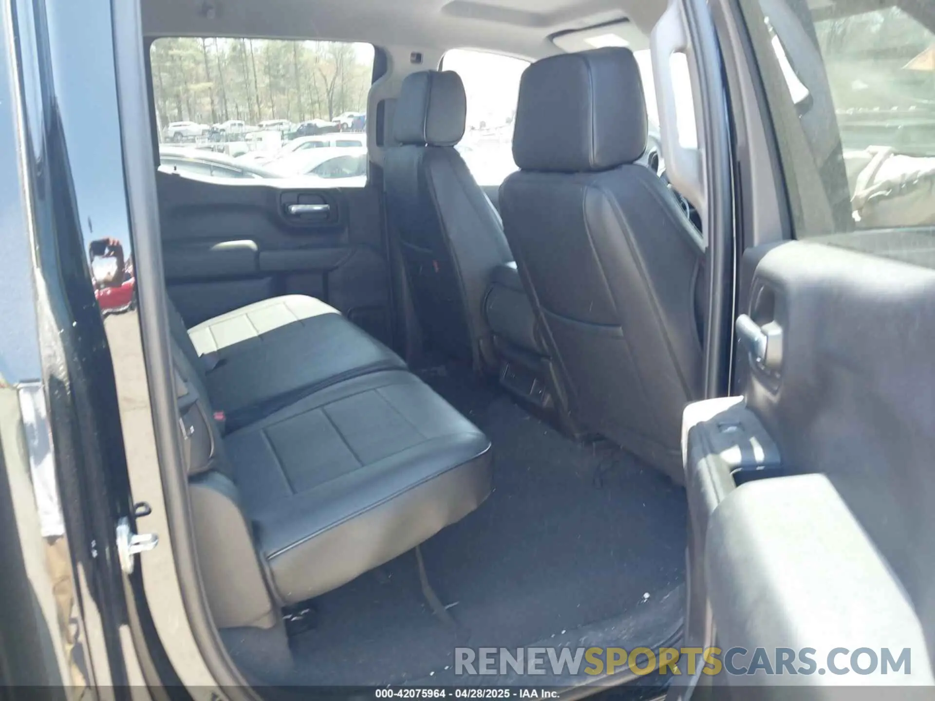 8 Photograph of a damaged car 3GCUYBEF2LG450848 CHEVROLET SILVERADO 1500 2020