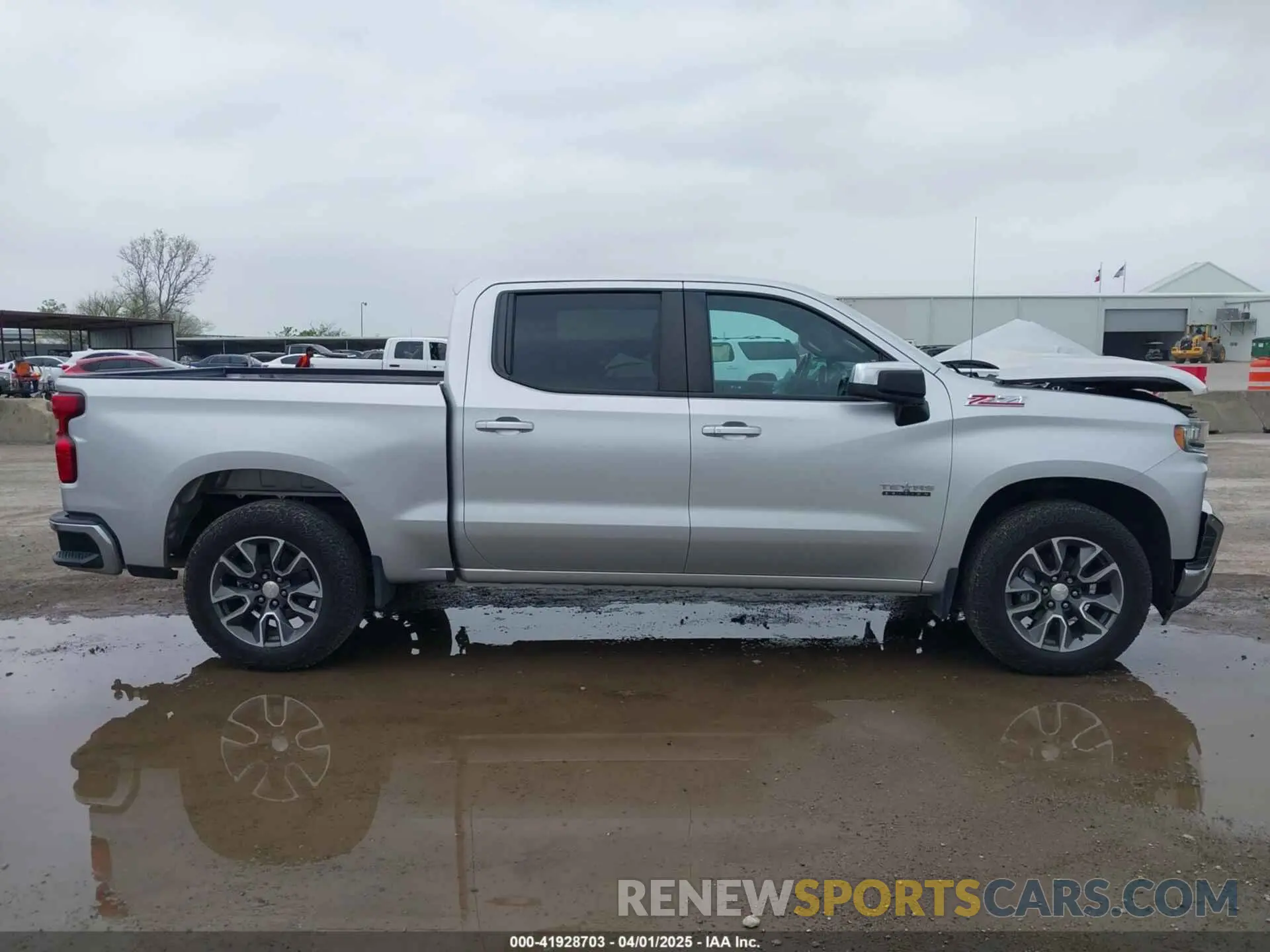 13 Photograph of a damaged car 3GCUYDED1LG407970 CHEVROLET SILVERADO 1500 2020
