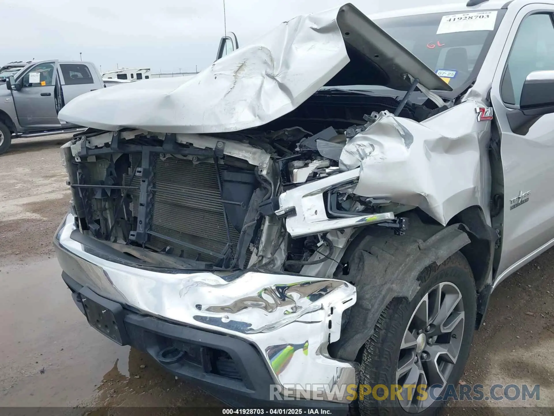 6 Photograph of a damaged car 3GCUYDED1LG407970 CHEVROLET SILVERADO 1500 2020