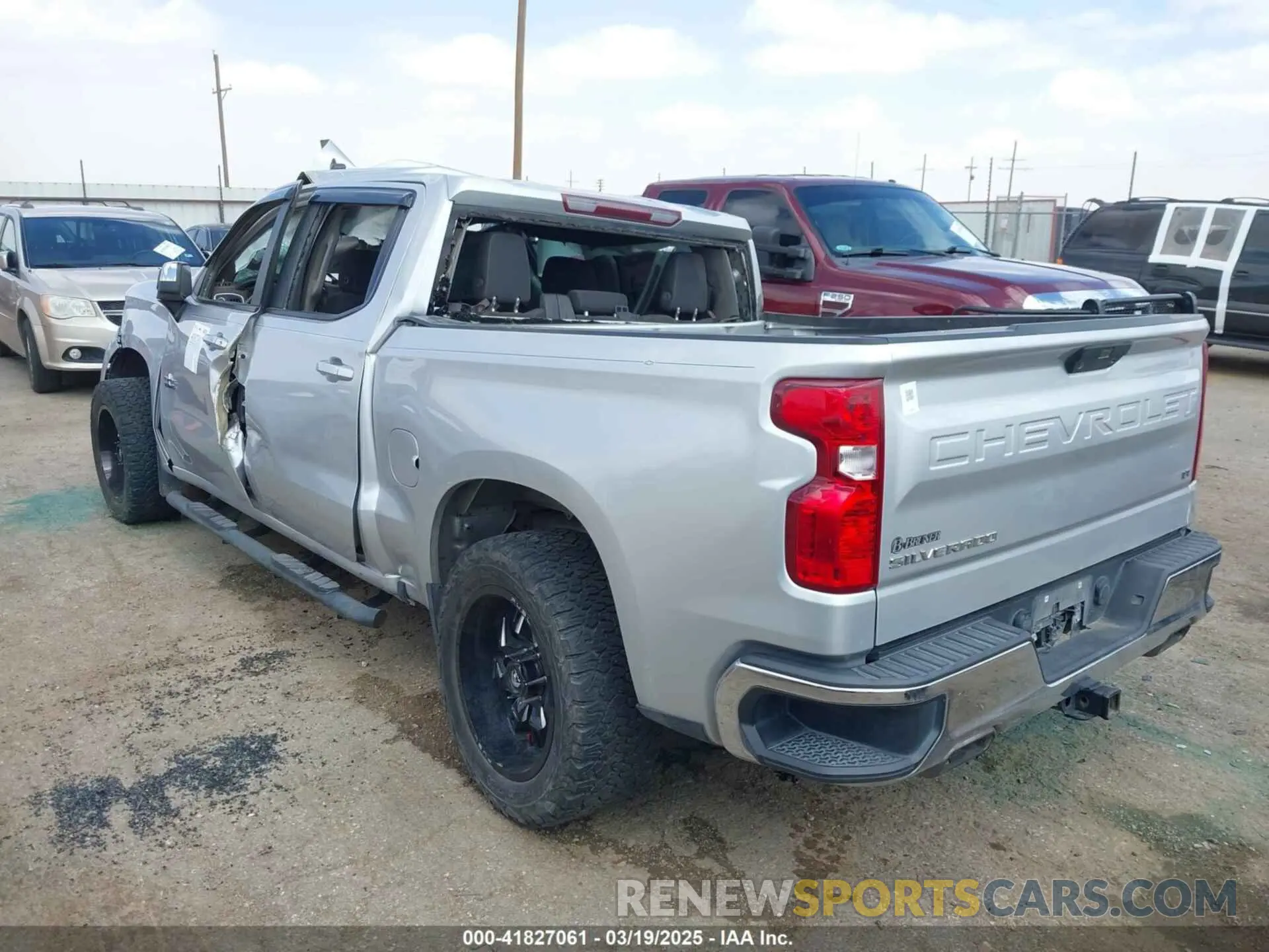 3 Photograph of a damaged car 3GCUYDED1LG426910 CHEVROLET SILVERADO 1500 2020